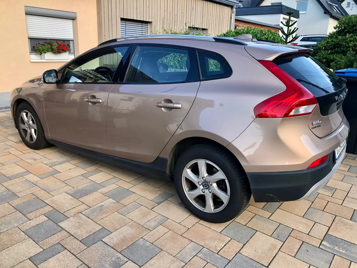 Volvo V40 Cross Country V40 Cross Country D2 Momentum Marrone - 1