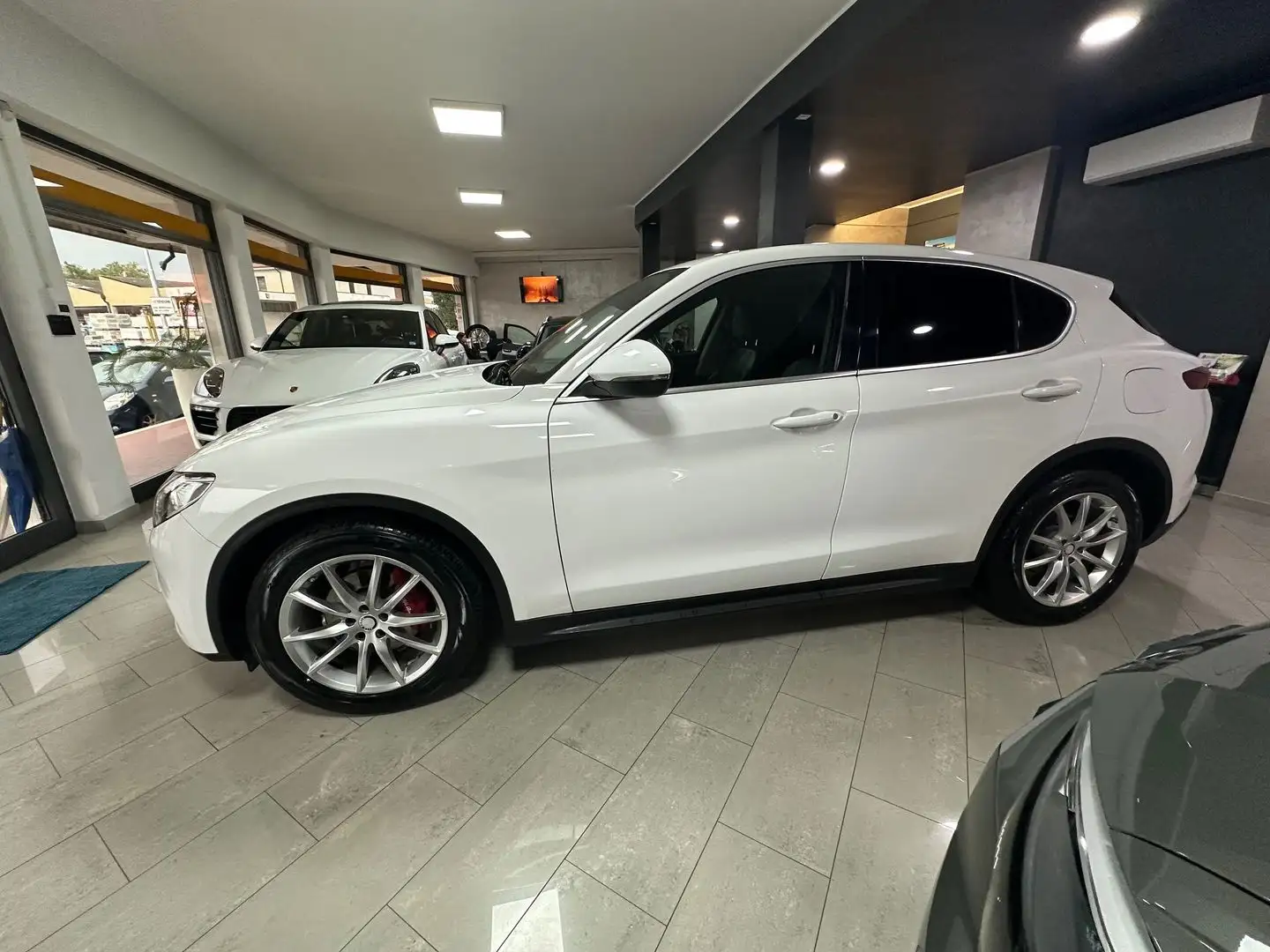 Alfa Romeo Stelvio Business 2.2 Blanc - 2
