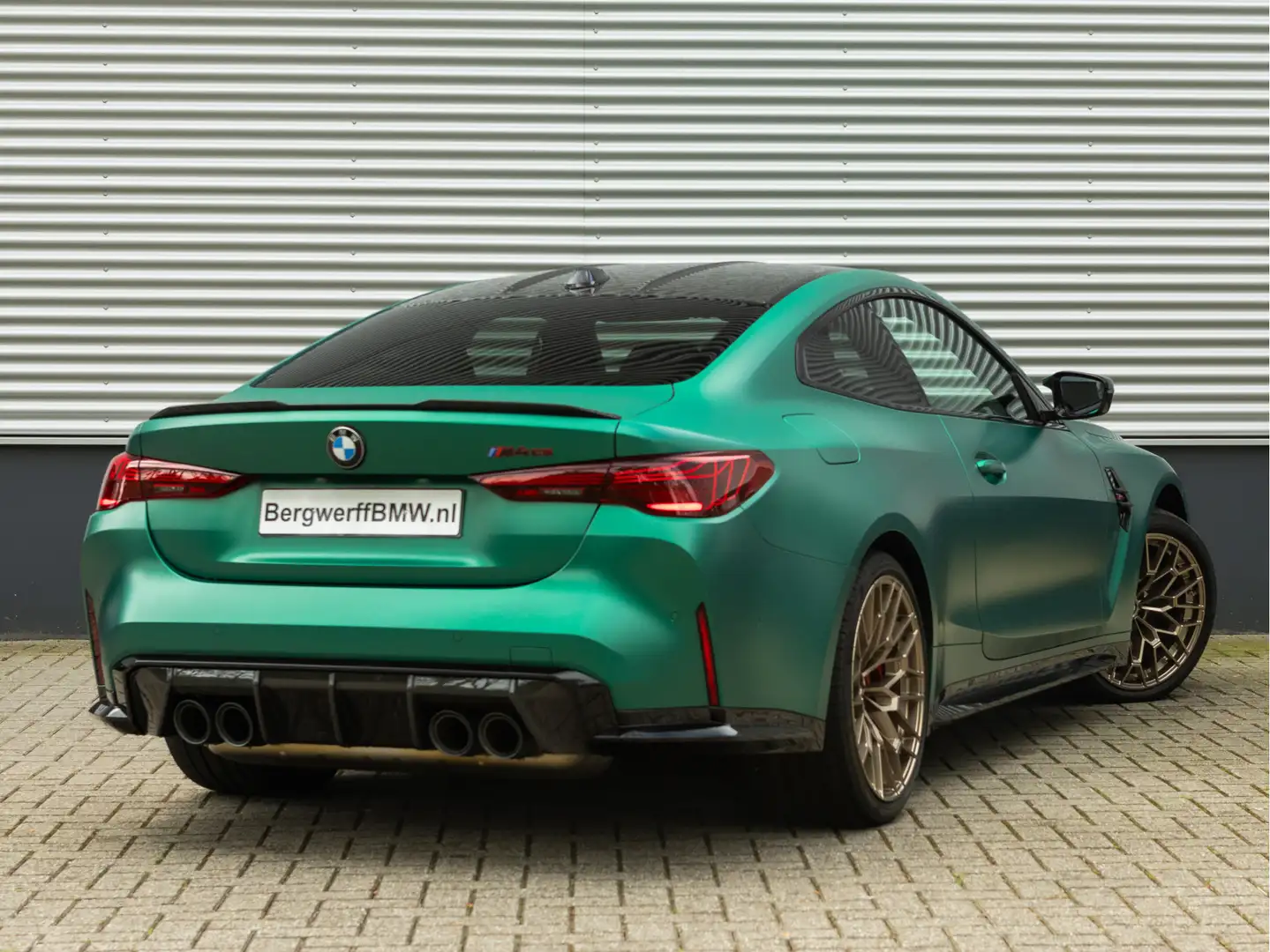 BMW M4 4-serie Coupé CS - Individual ''Frozen Isle of Man Groen - 2