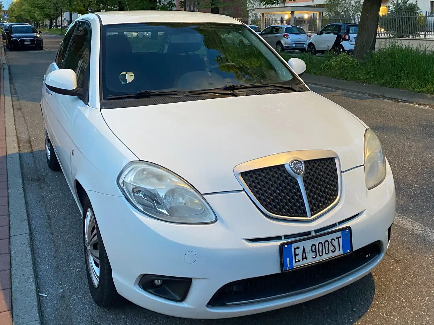 Lancia Ypsilon Ypsilon 1.4 8v Argento ecochic Gpl White - 2