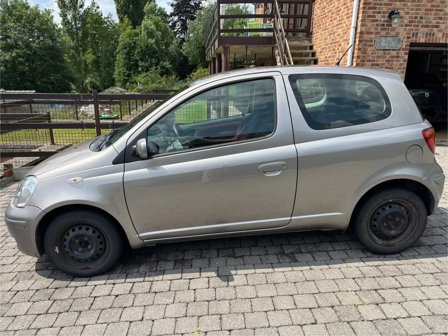 Toyota Yaris Yaris 1.3i VVT-i 16v Red Line Gris - 2