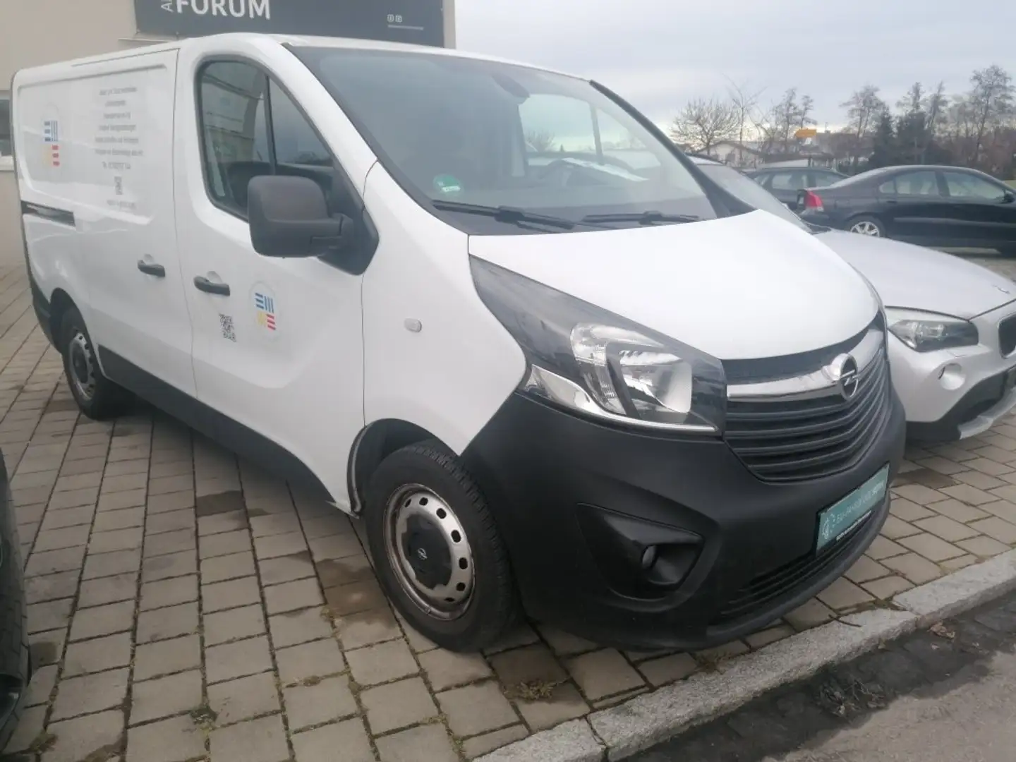 Opel Vivaro Kasten L1H1  2,7t Weiß - 2