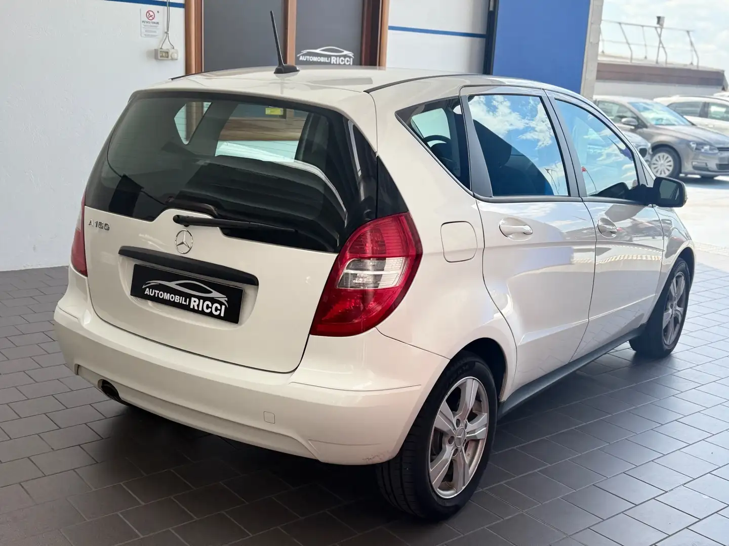 Mercedes-Benz A 160 A 160 BlueEFFICIENCY Elegance Wit - 2