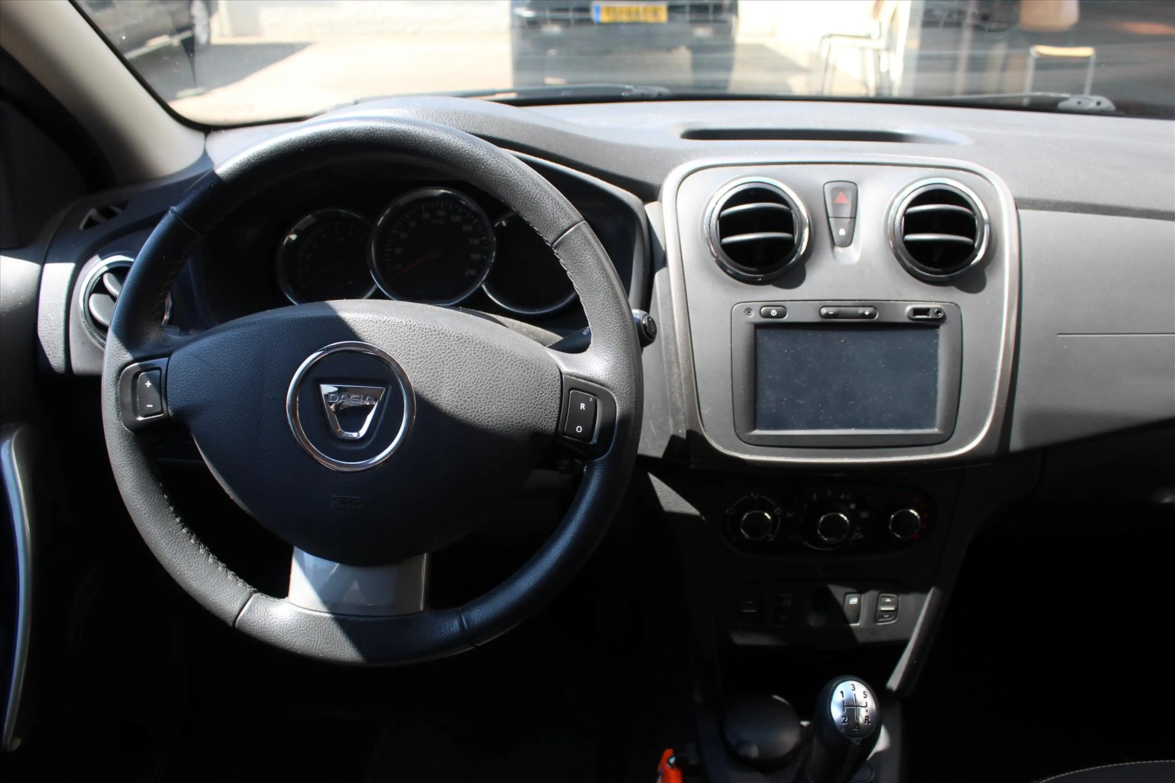 Dacia Logan 0.9 Tce 90pk Prestige — photo 10