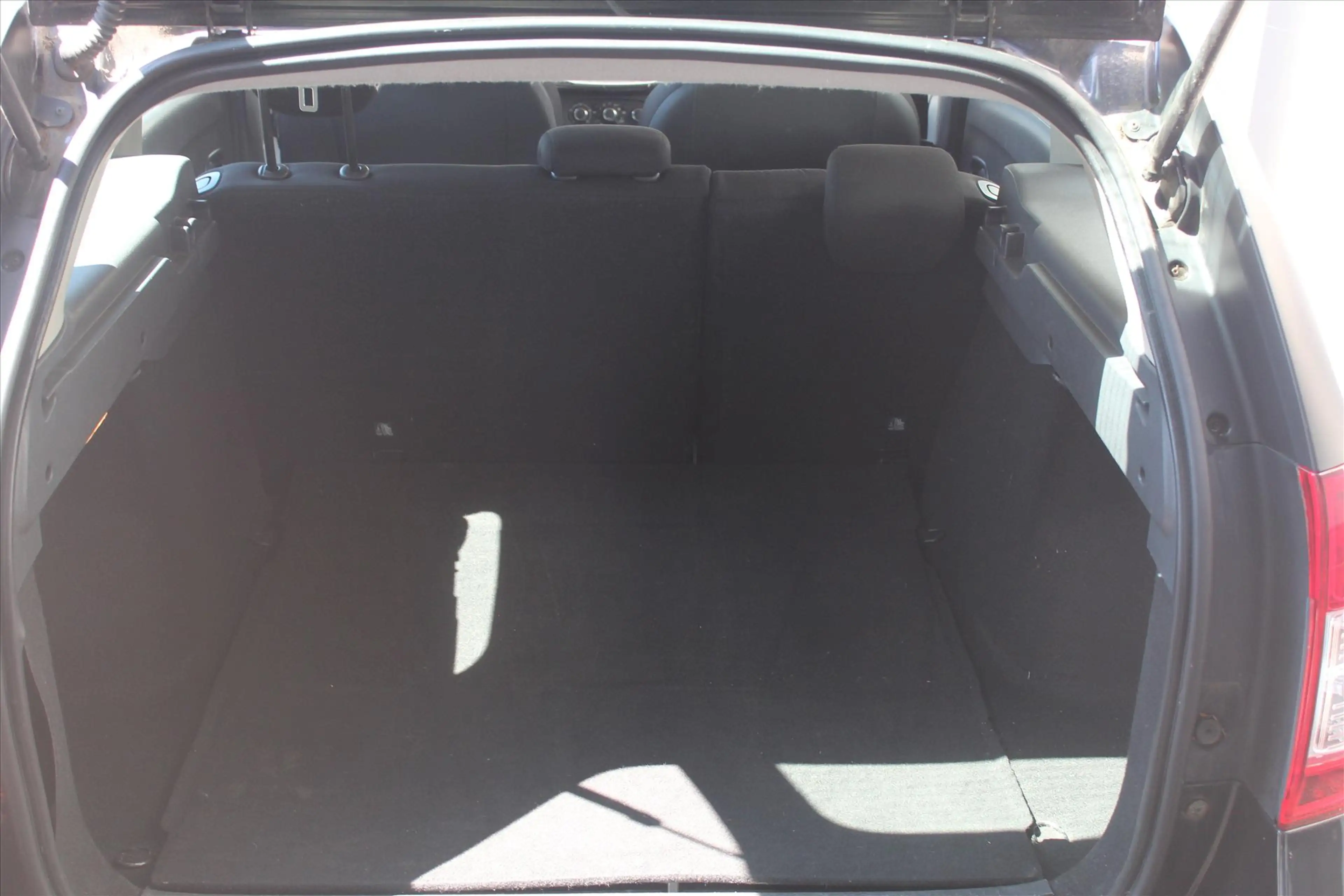 Dacia Logan 0.9 Tce 90pk Prestige — photo 13
