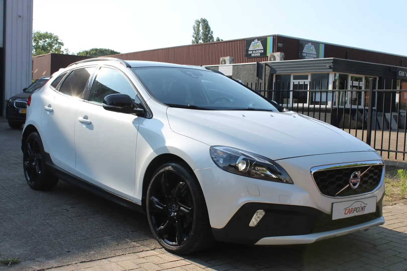 Volvo V40 Cross Country 1.6 T4 Summum Leer Xenon Pano Clima Cruise! Wit - 2