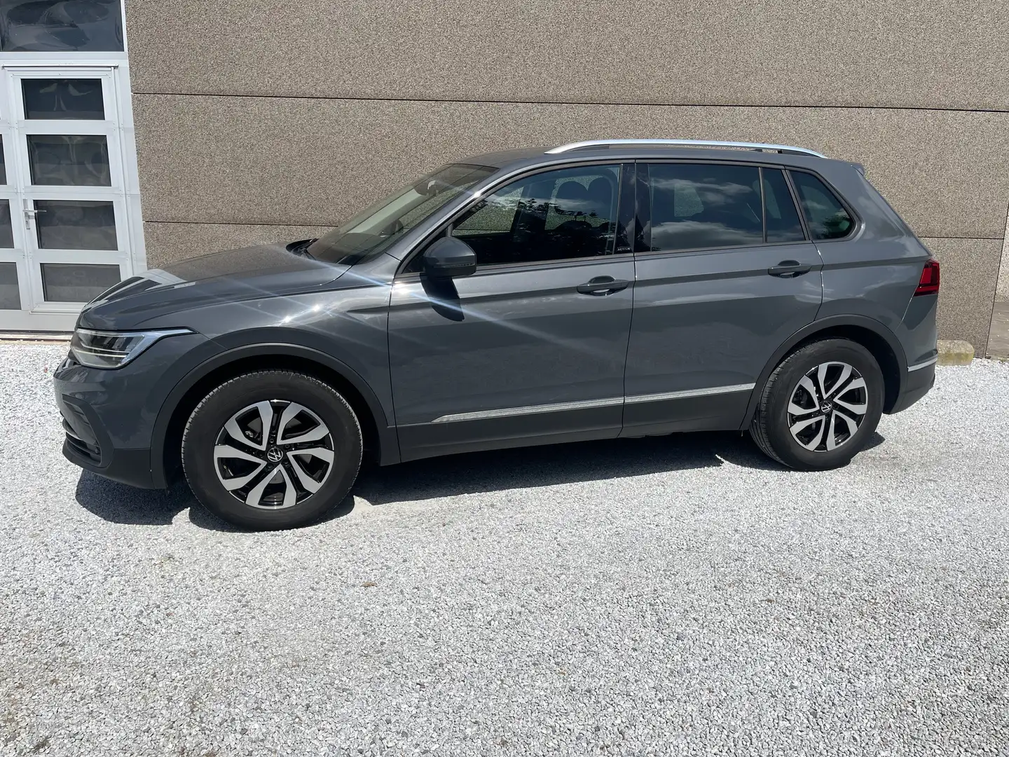 Volkswagen Tiguan Tiguan 2.0 TDI 2021 DSG Grijs - 2