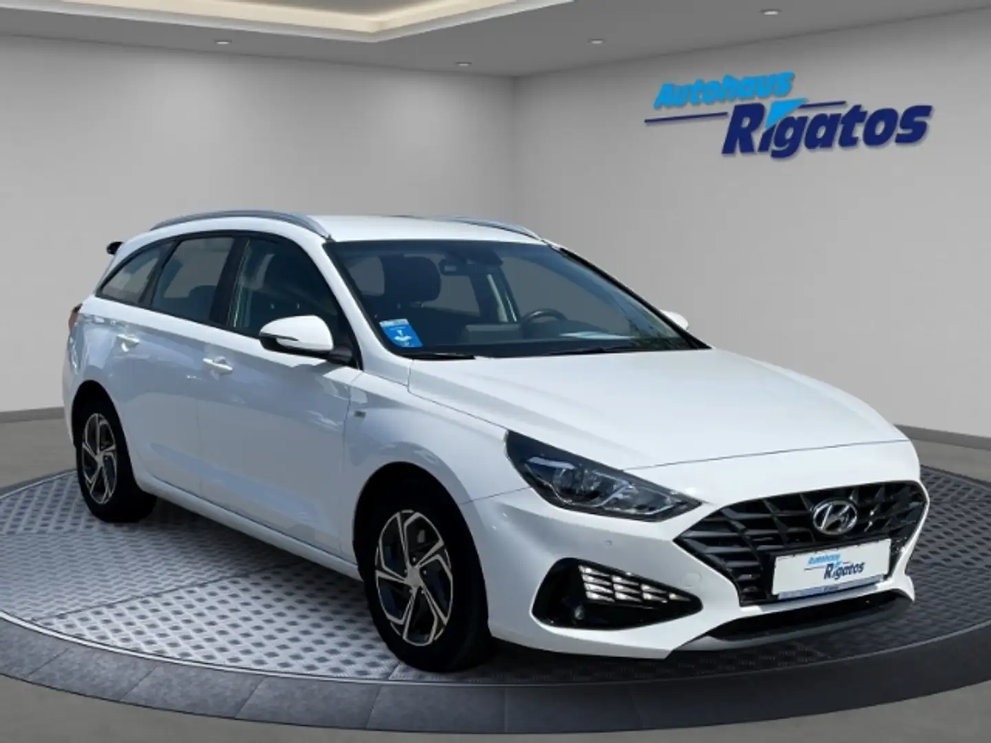 Hyundai i30 cw 1.6 CRDi Mild-Hybrid Trend Autom. Navigation Weiß - 1
