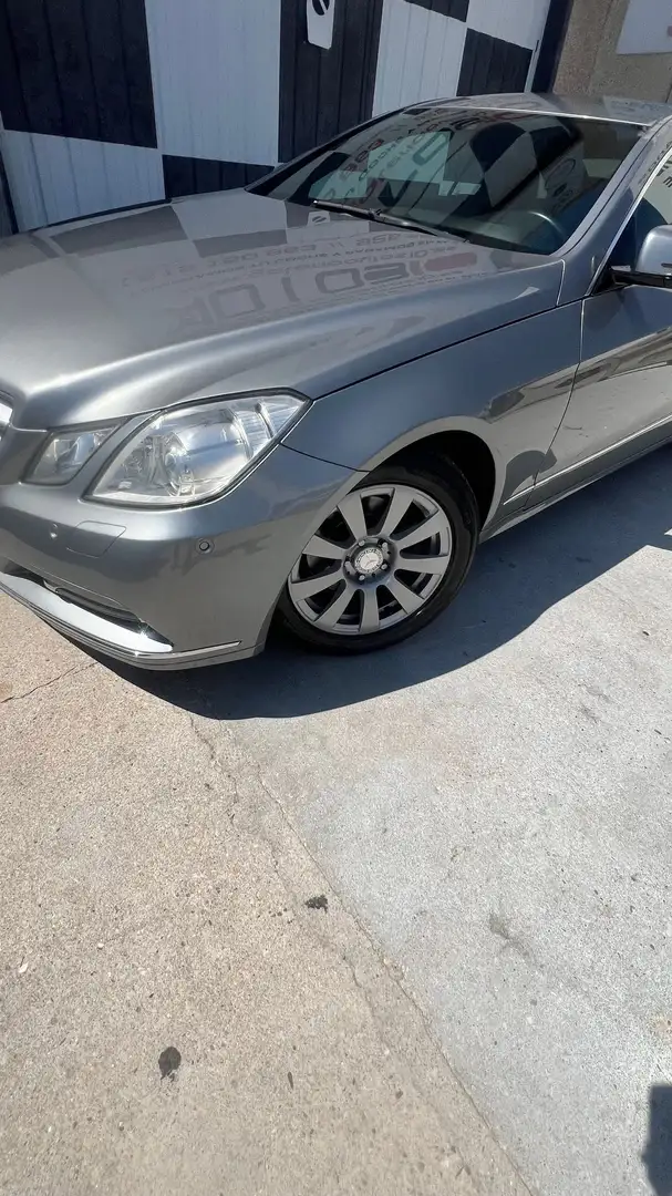 Mercedes-Benz E 220 Coupé 220CDI BE Gris - 2