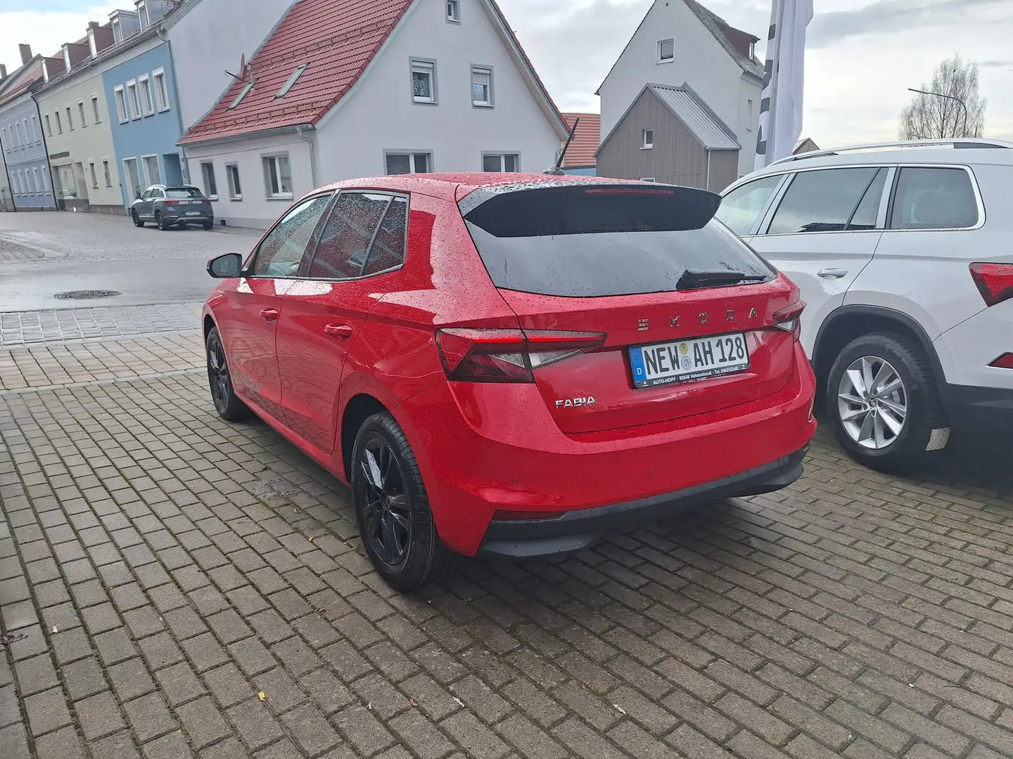 Skoda Fabia 1.0 TSI Selection 70 kW (95 PS), Schaltgetriebe Rouge - 2
