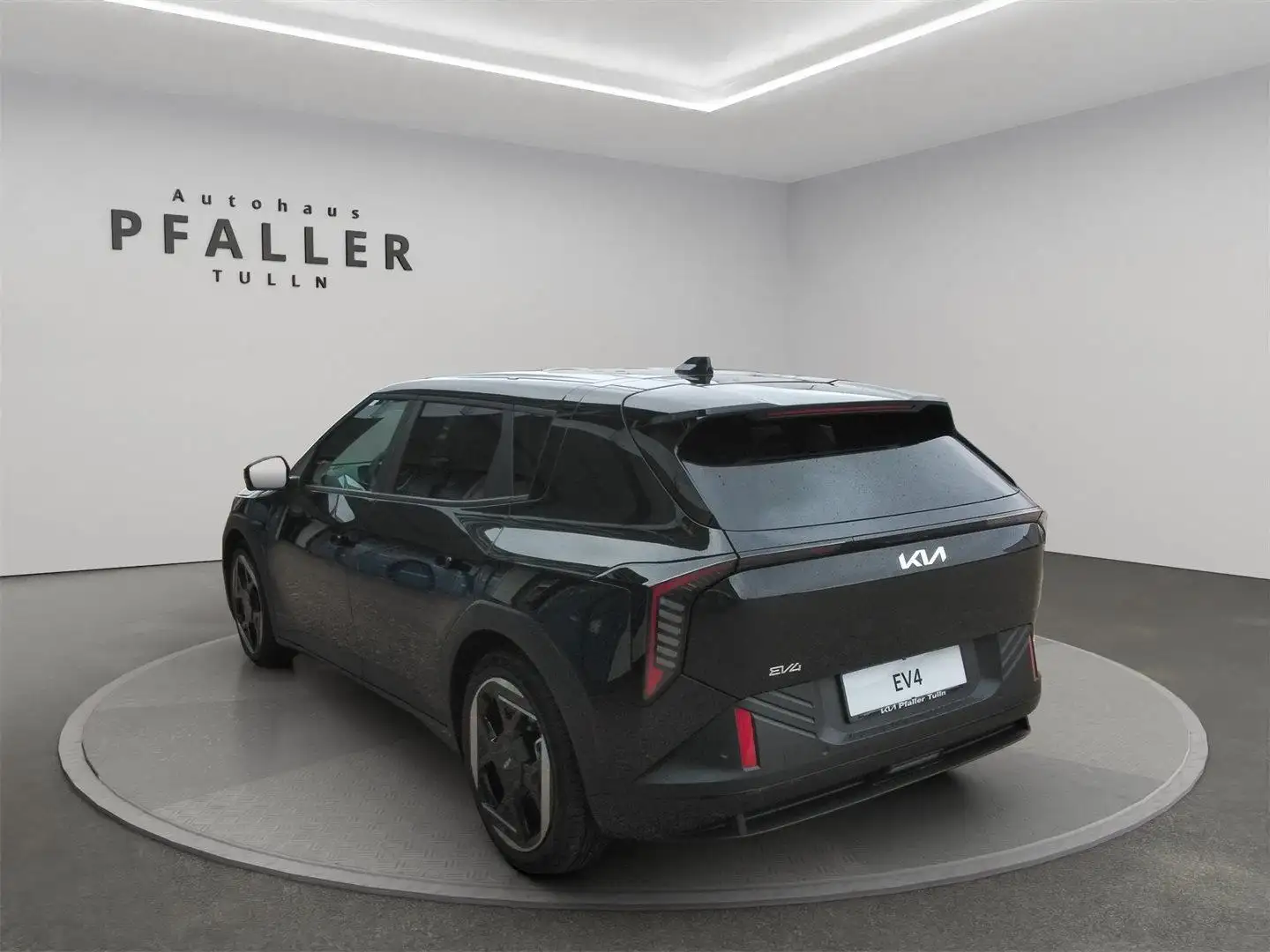 Kia EV4 /EARTH PLUS/81,4KWH/AT/FWD/P1/204 Schwarz - 2