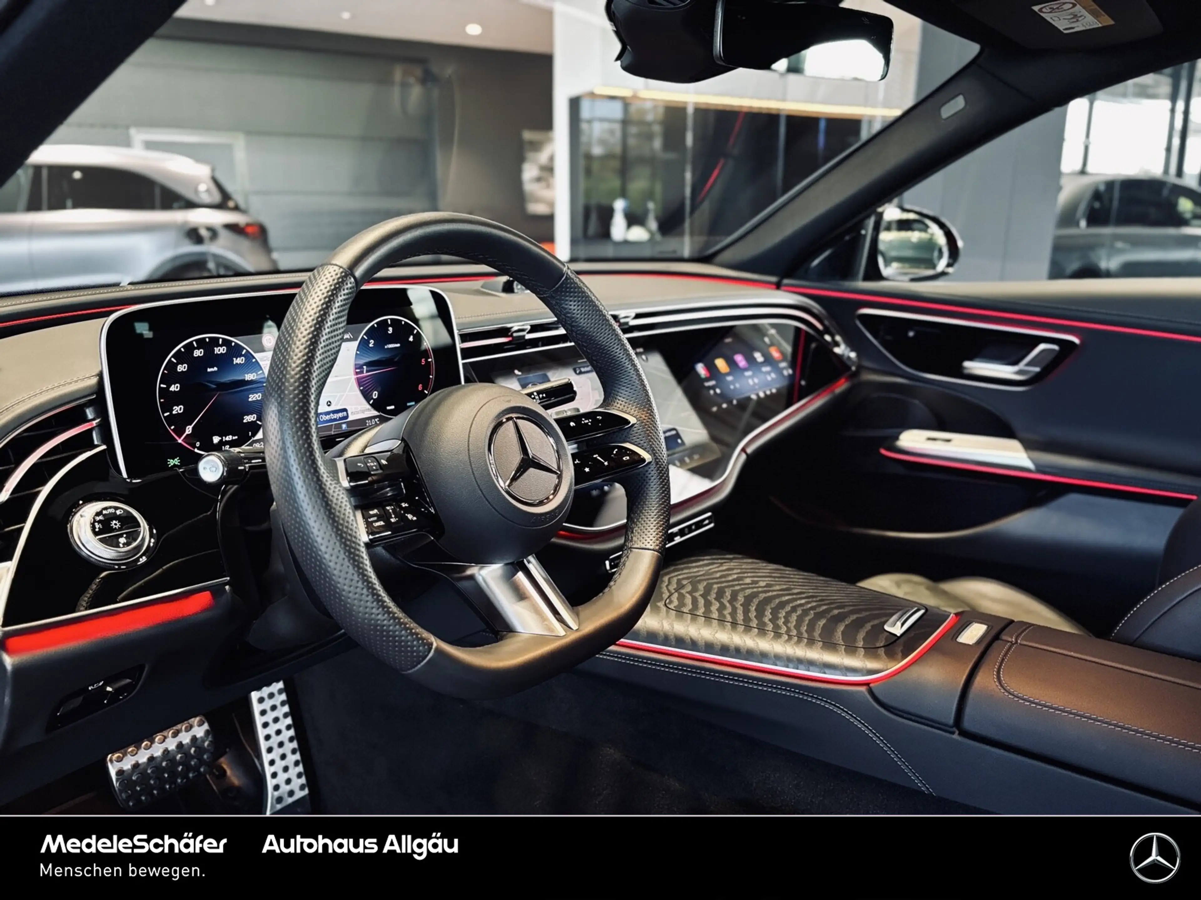 Mercedes-Benz E 220 E 220 d Limo AMG Night Superscreen IconicGlow Dist — photo 3
