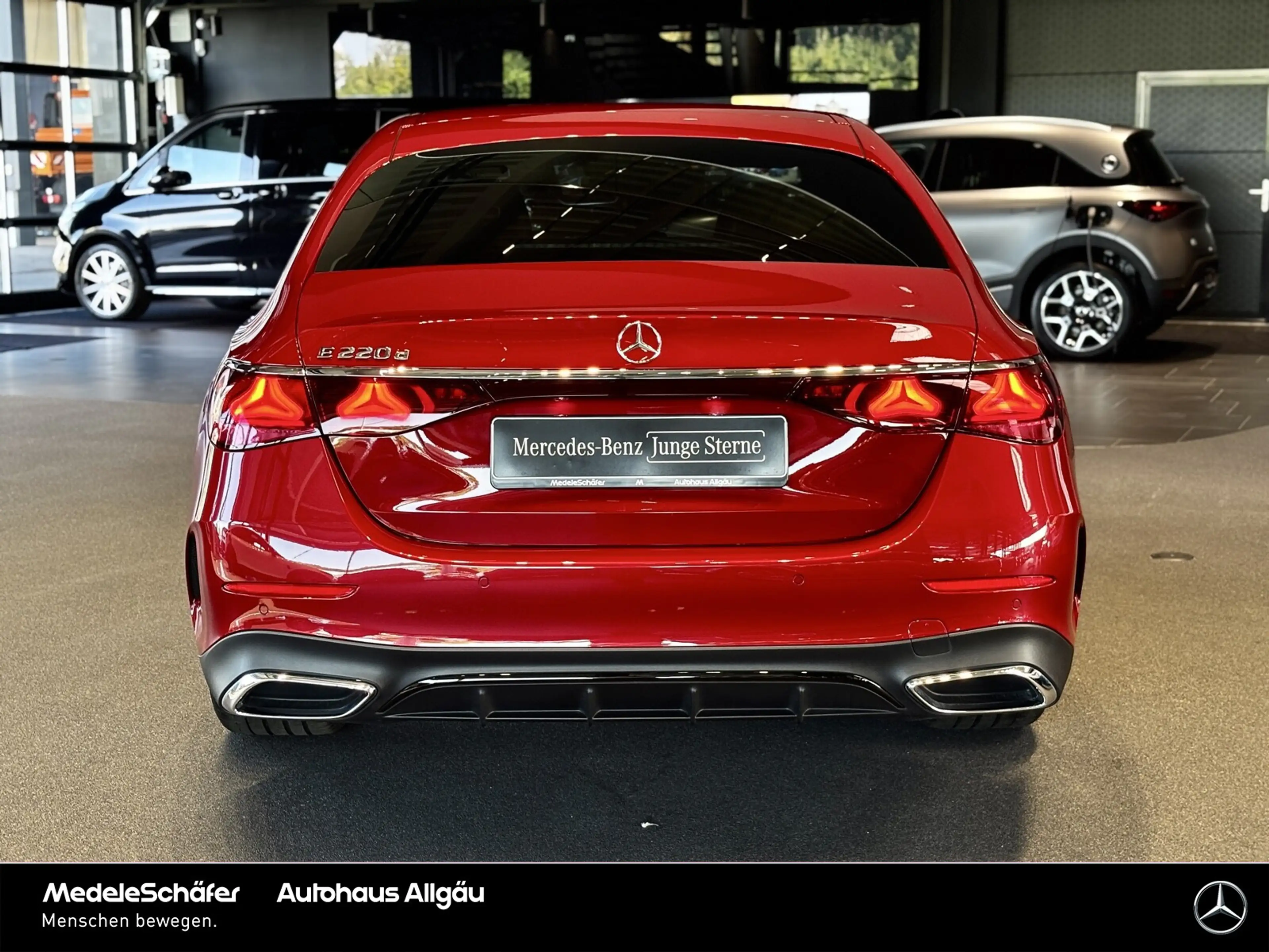 Mercedes-Benz E 220 E 220 d Limo AMG Night Superscreen IconicGlow Dist — photo 11