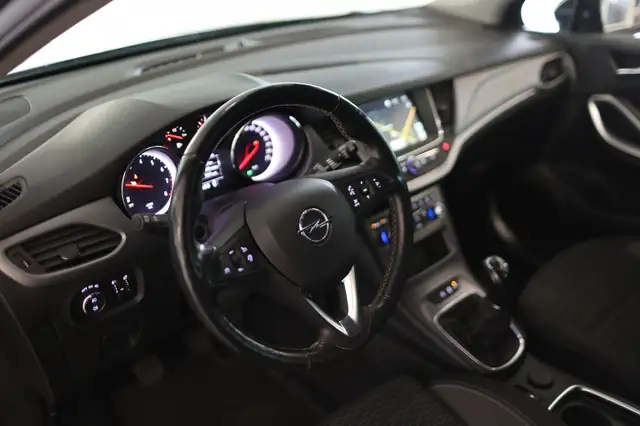 Opel Astra view 10