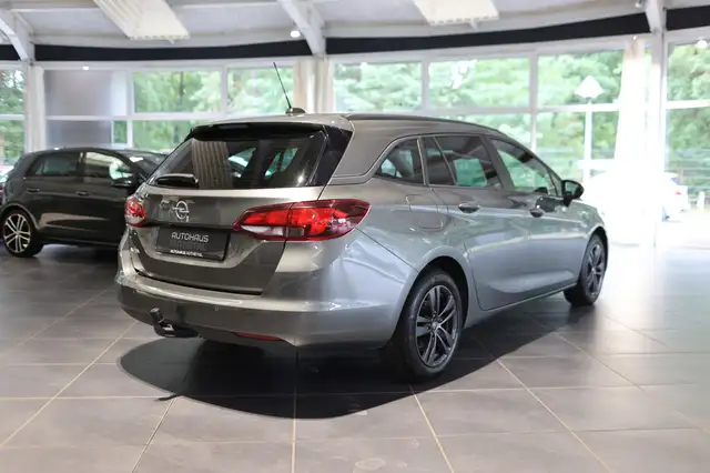 Opel Astra view 6