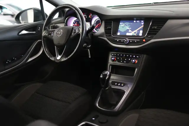 Opel Astra view 8