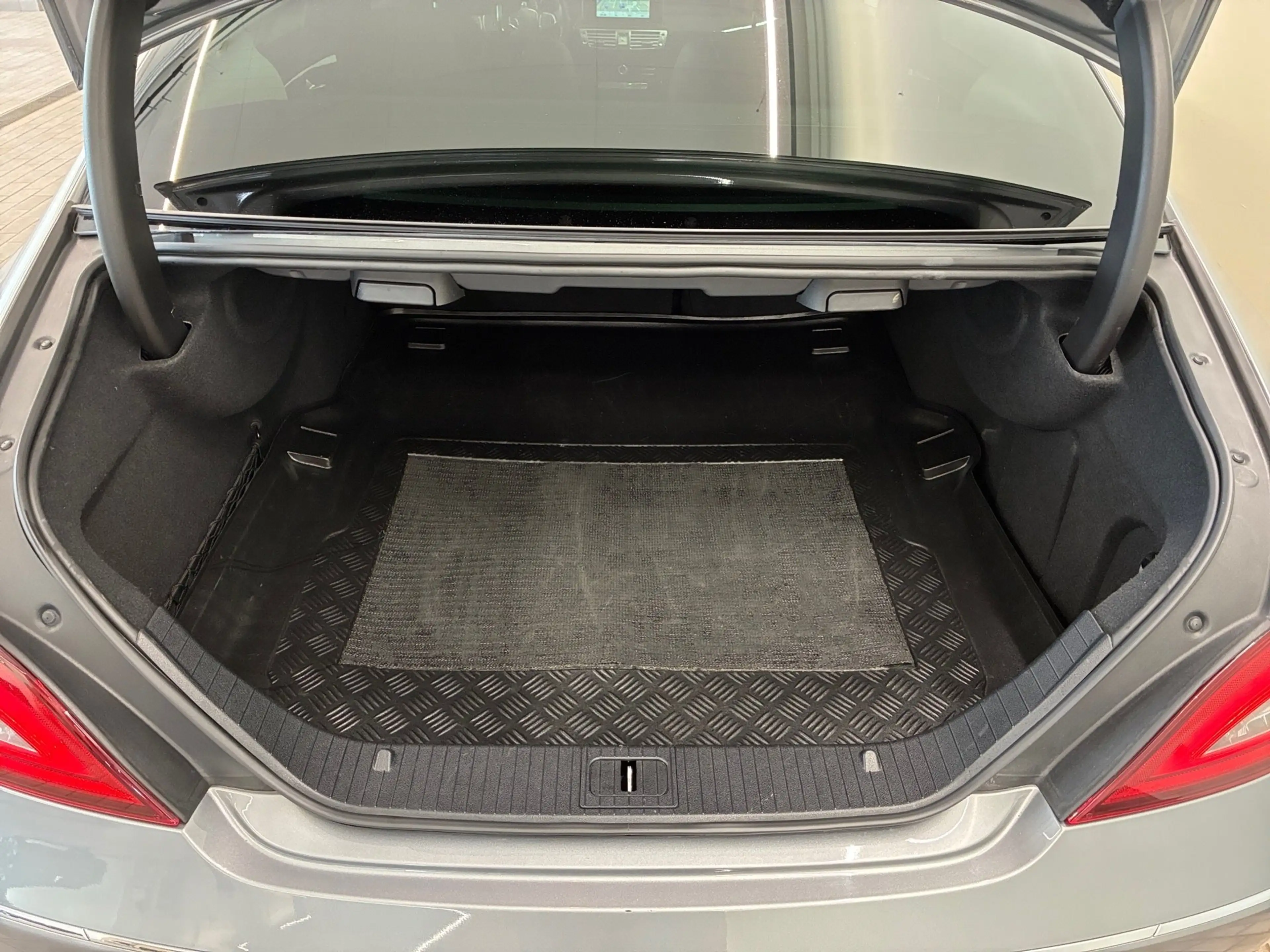 Mercedes-Benz CLS 350 BlueTEC 4MATIC — photo 11