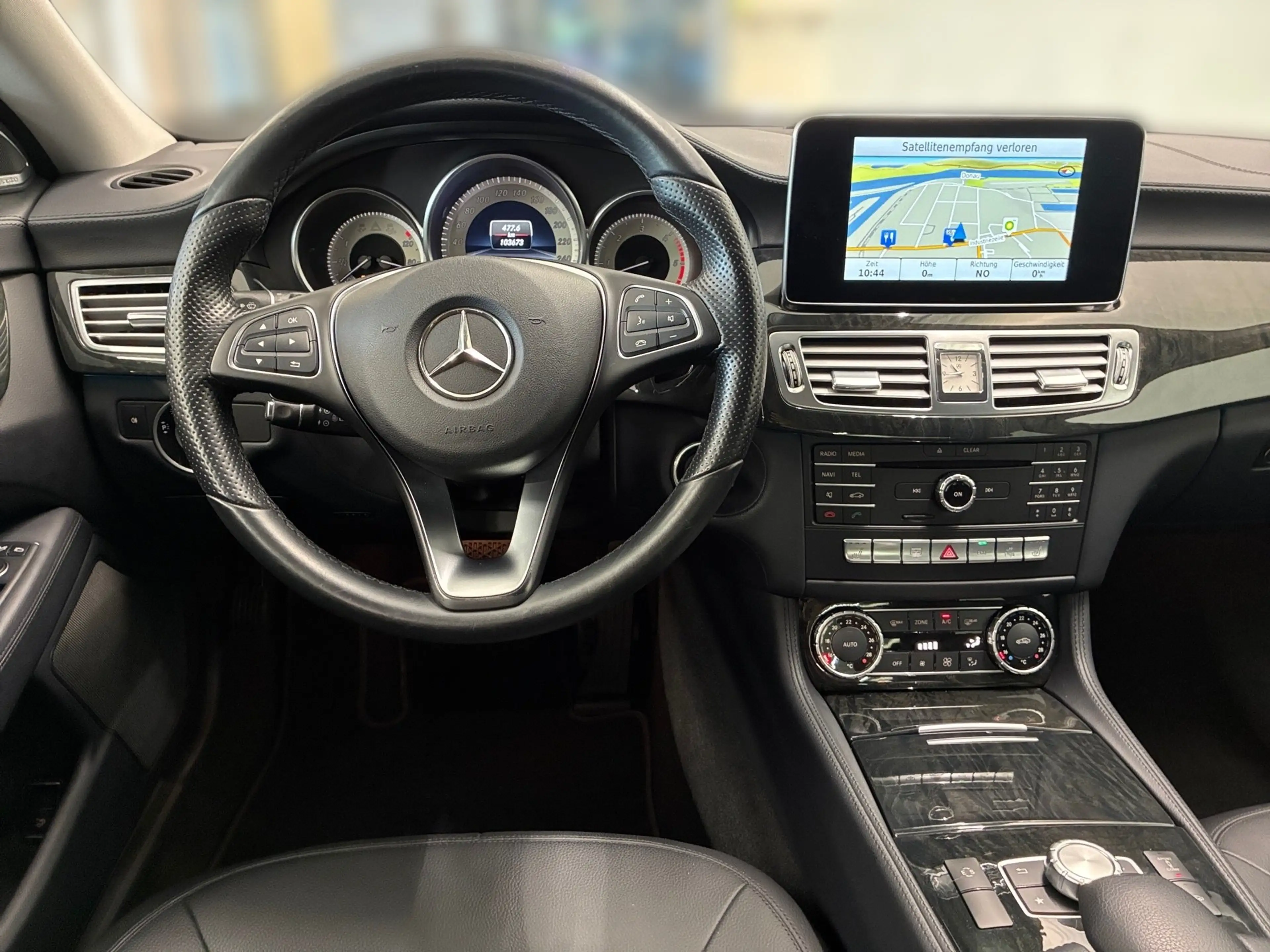 Mercedes-Benz CLS 350 BlueTEC 4MATIC — photo 8