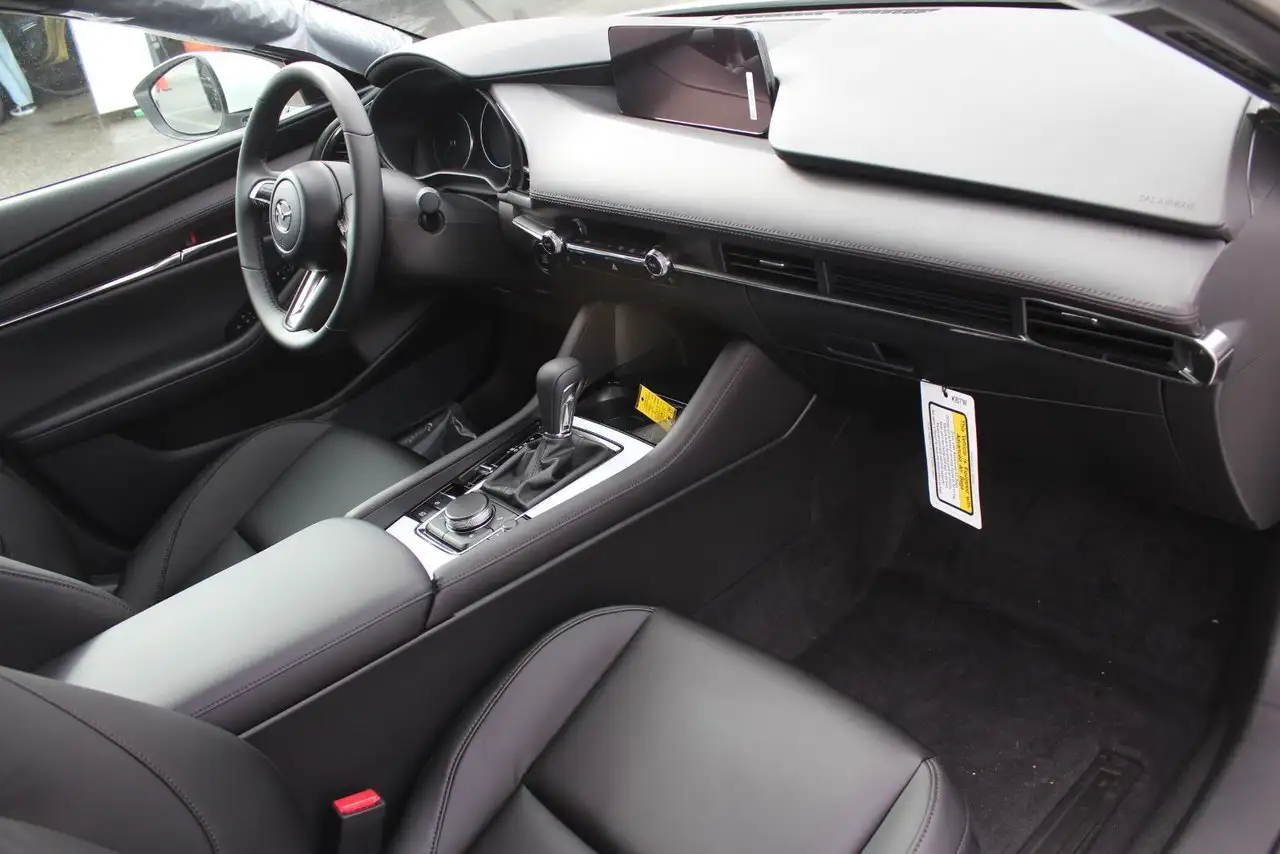 Mazda 3 снимка Mazda 3