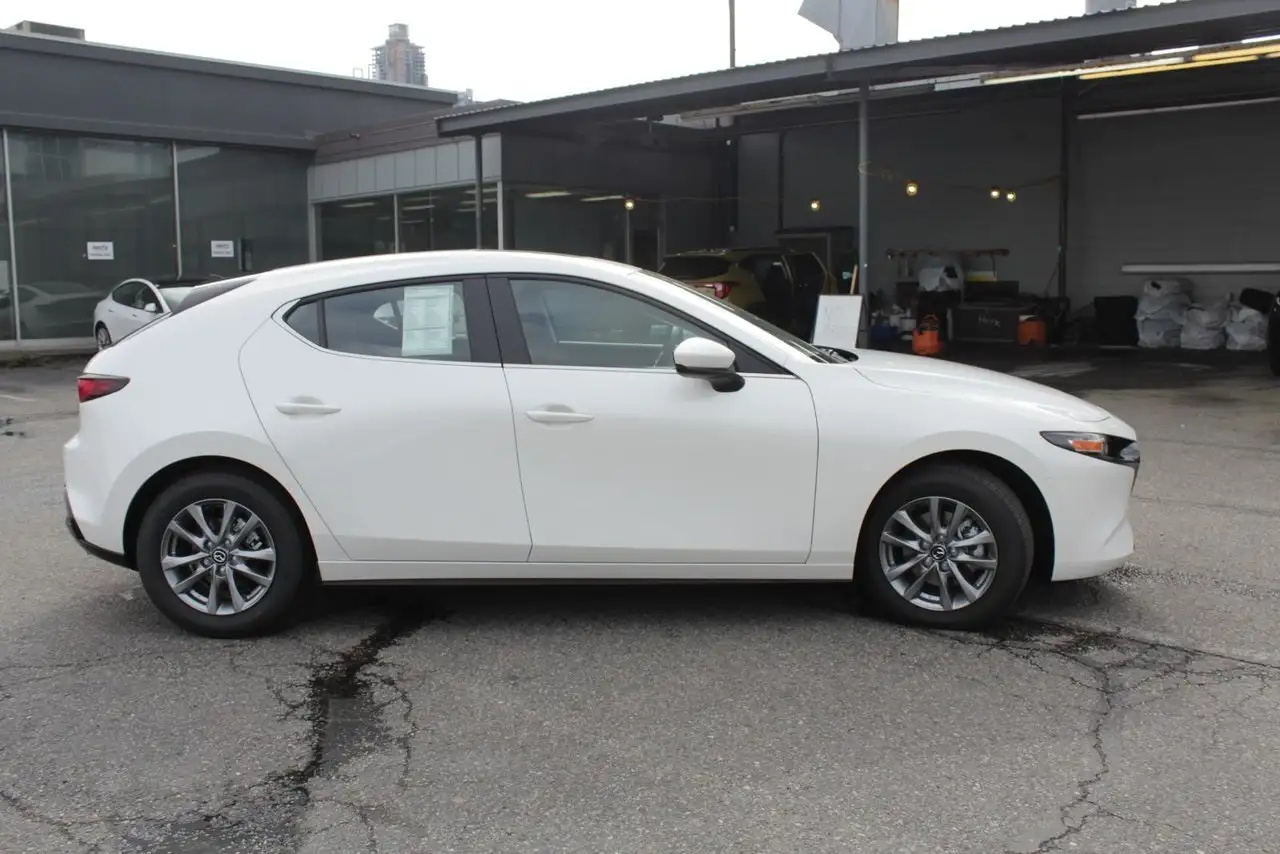 Mazda 3 снимка Mazda 3