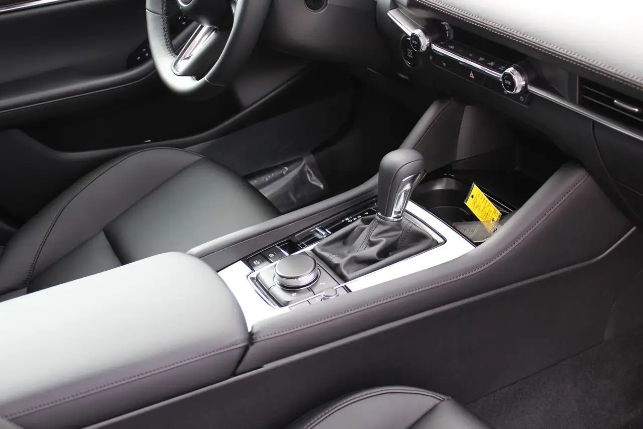 Mazda 3 снимка Mazda 3