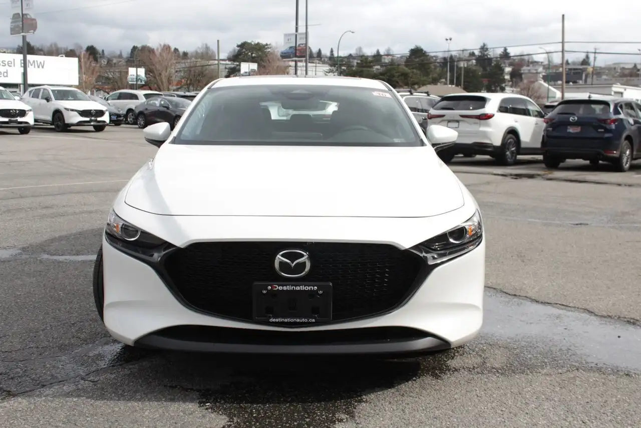 Mazda 3 снимка Mazda 3