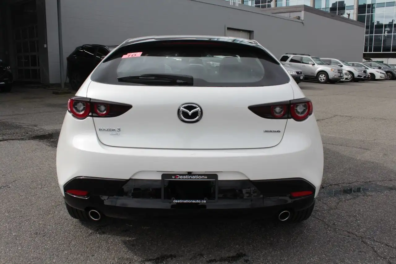Mazda 3 снимка Mazda 3