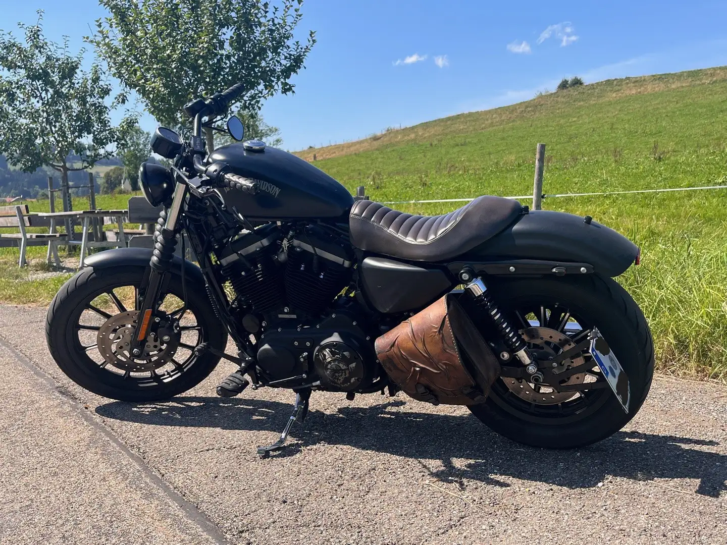 Harley-Davidson Sportster XL 883 Harley-Davidson Sportster Iron 883 5HD Černá - 1