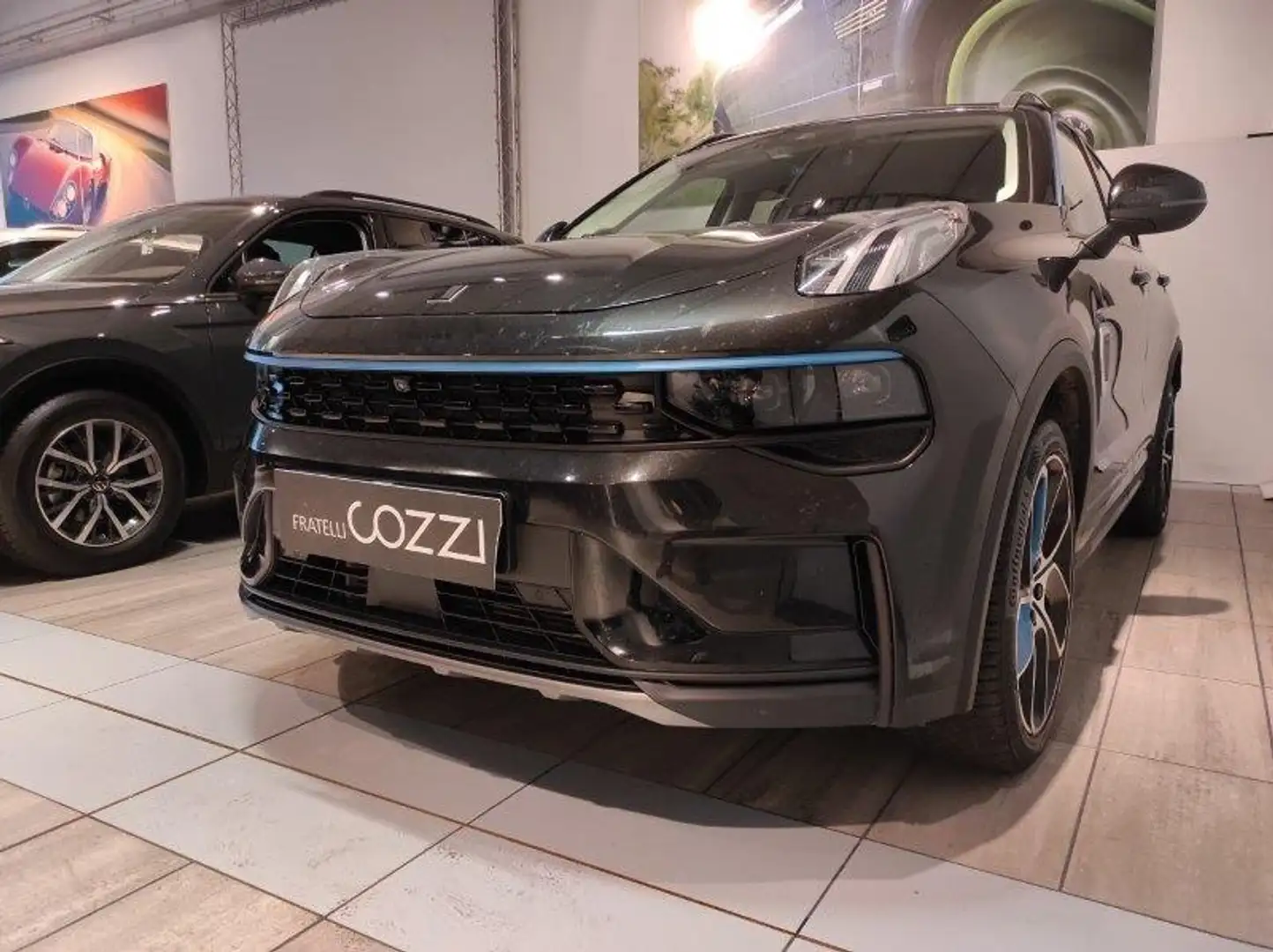 Lynk & Co 01 PHEV Schwarz - 2