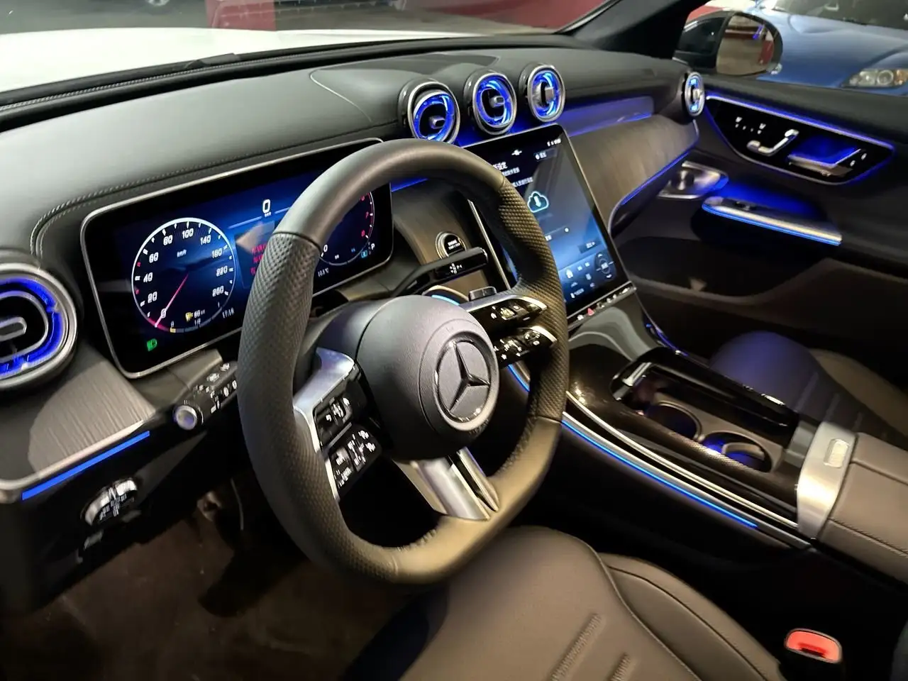 Mercedes-Benz GLC снимка Mercedes-Benz GLC