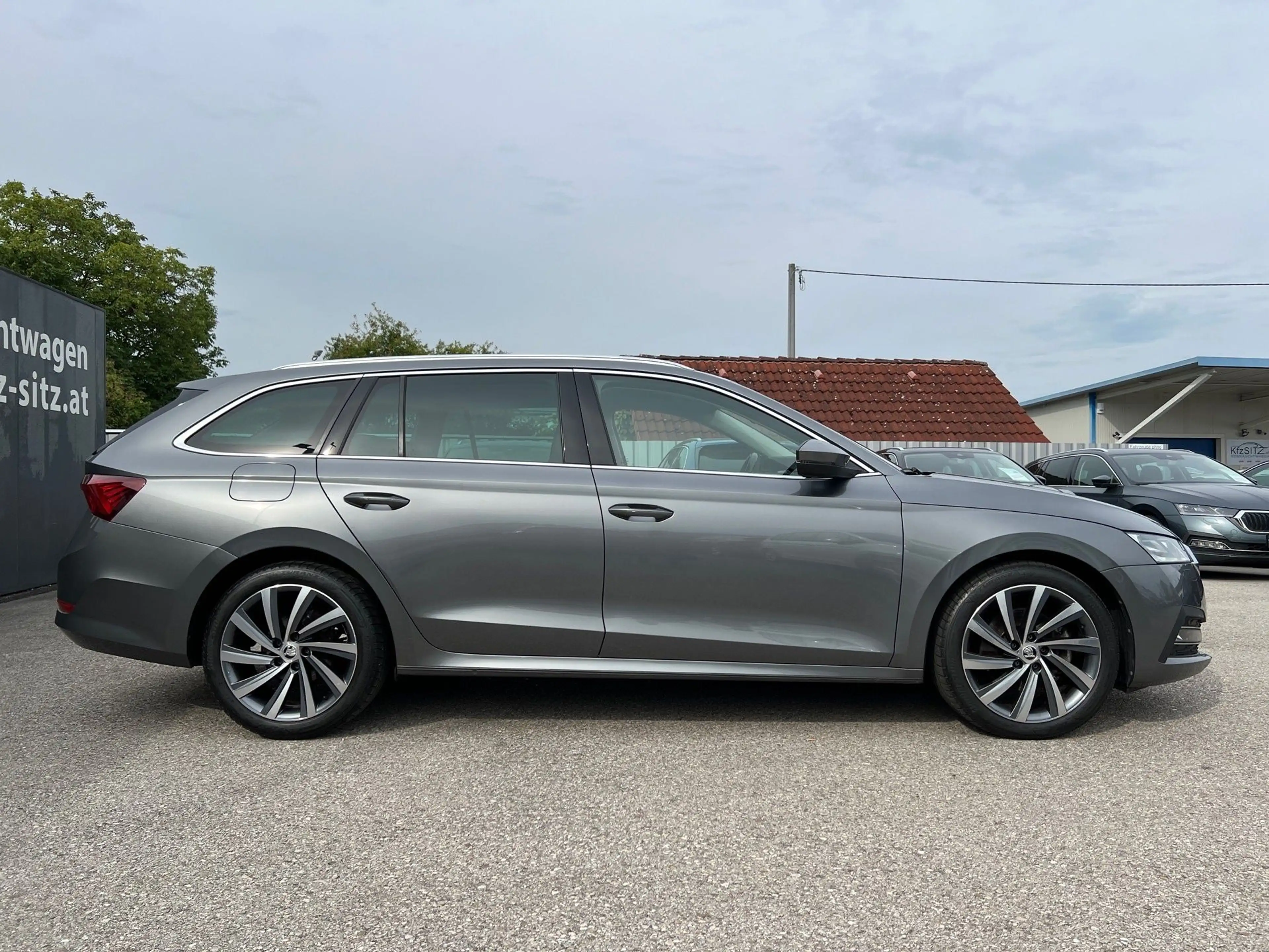 Skoda Octavia Combi 2,0 TDI Style DSG | NP €50.490 — photo 2