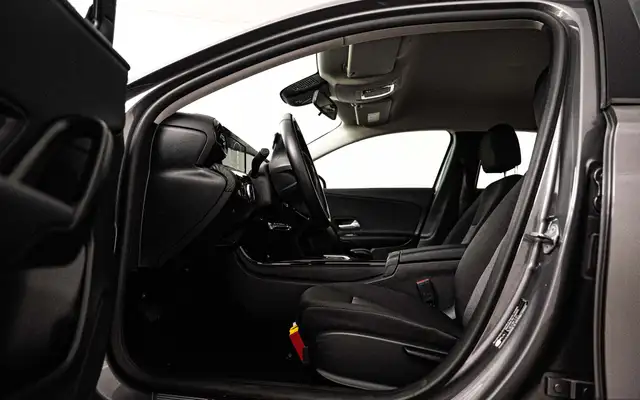 Mercedes-Benz A-Class view 9