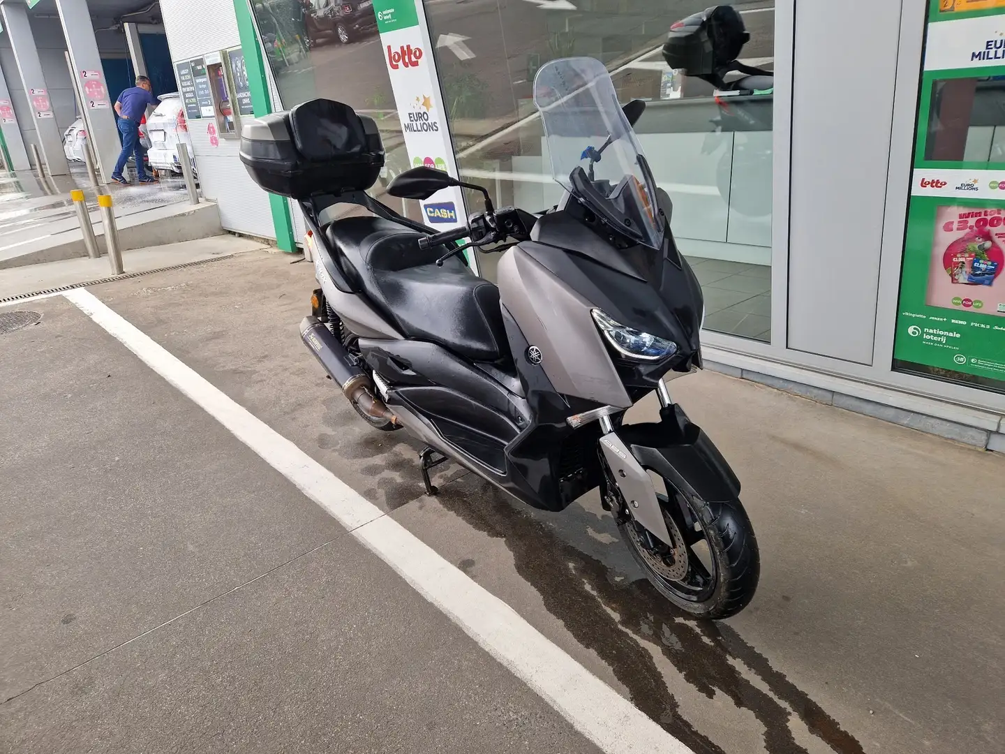 Yamaha X-Max 300 blueCore Šedá - 2