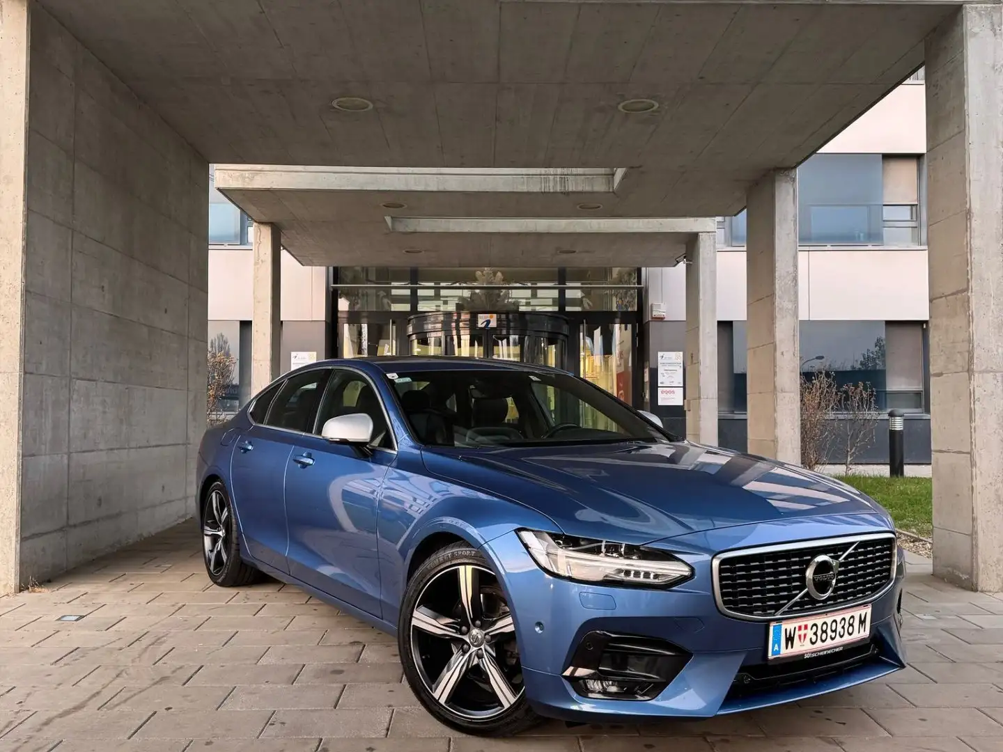 Volvo S90 D4 R-Design Azul - 1