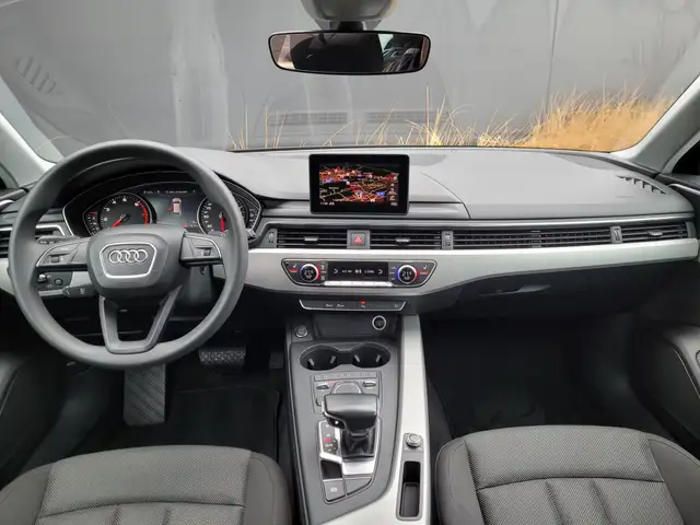 Audi A4 view 12