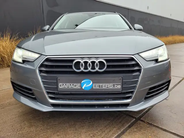 Audi A4 view 5