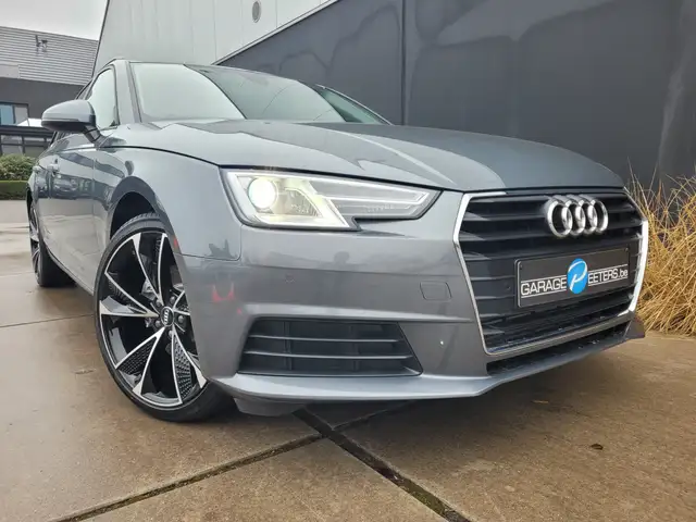 Audi A4 view 6