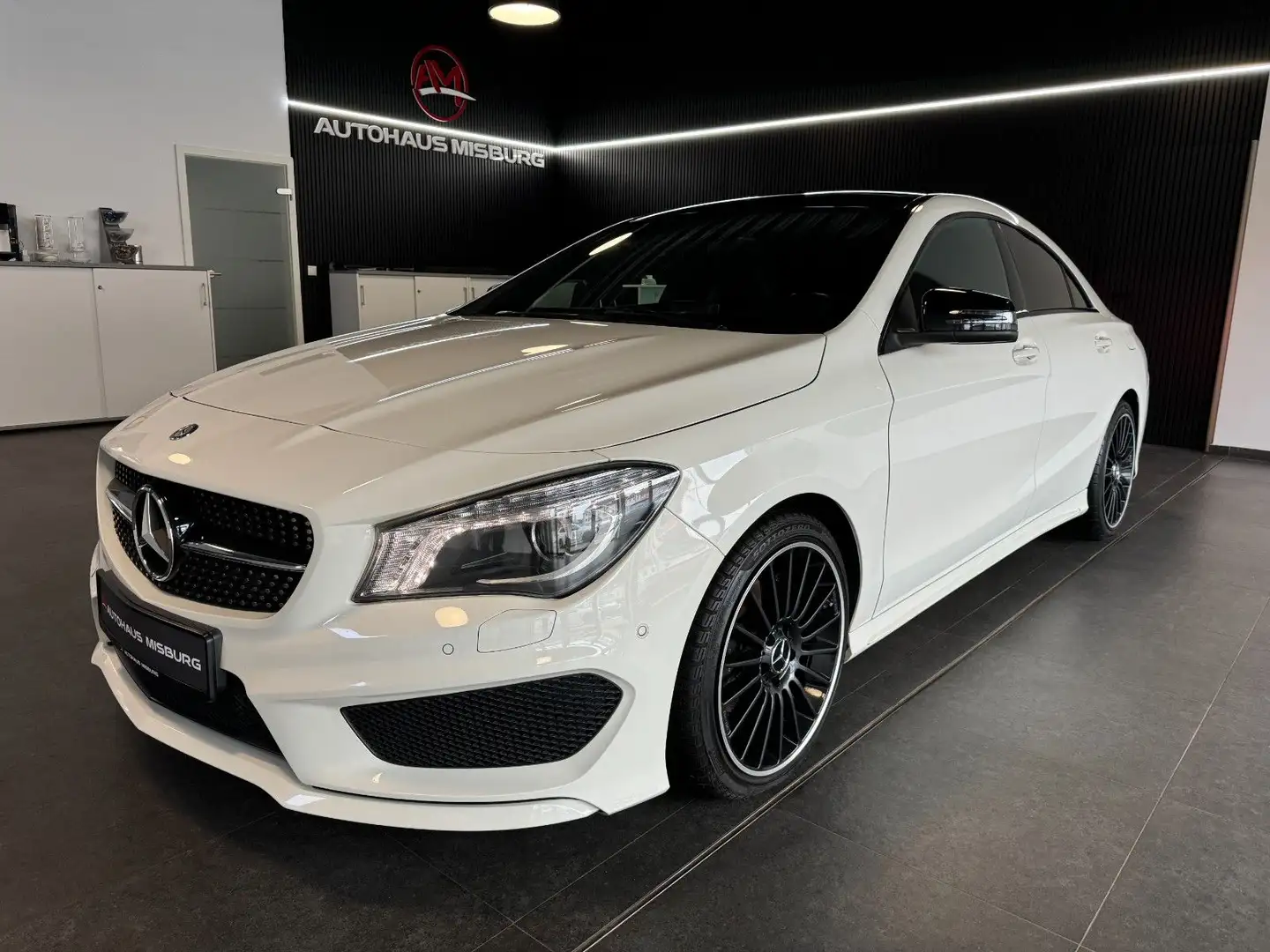 Mercedes-Benz CLA 200 AMG-Line/Pano+Alcantara+Night-Paket Bianco - 1