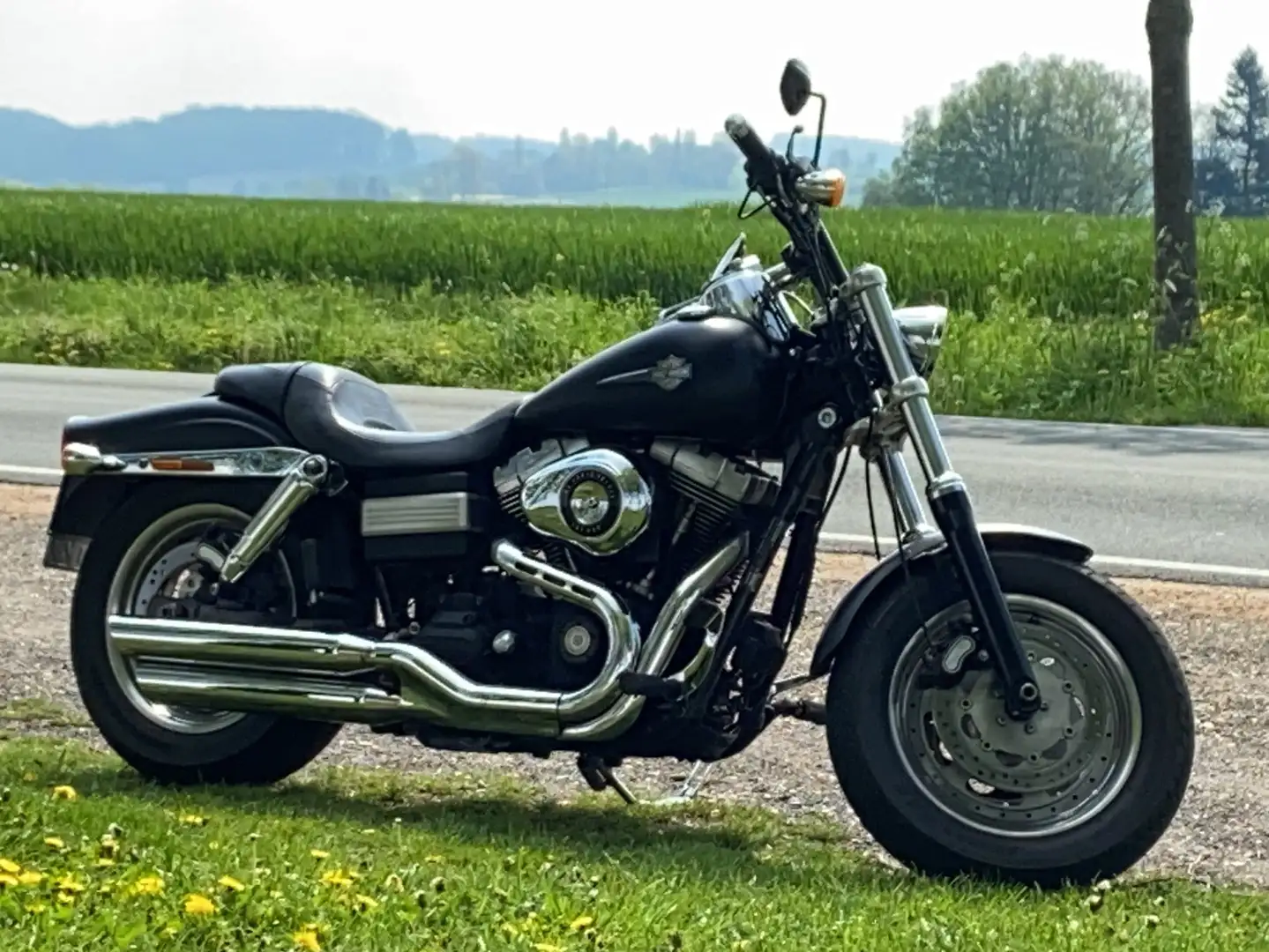 Harley-Davidson Fat Bob Fekete - 2