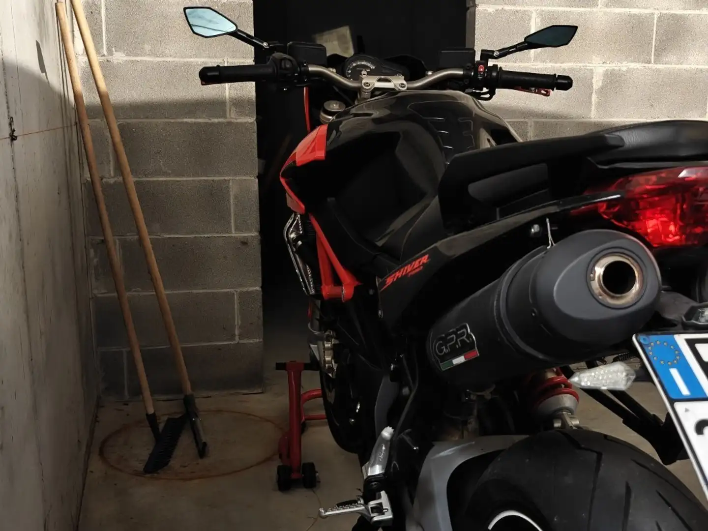 Aprilia Shiver 750 Senza ABS Rojo - 2