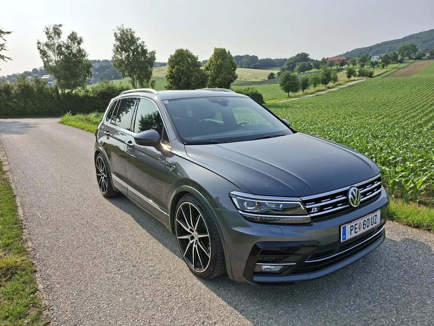 Volkswagen Tiguan Sky, Panoramadach, R-Line, .. Grau - 1