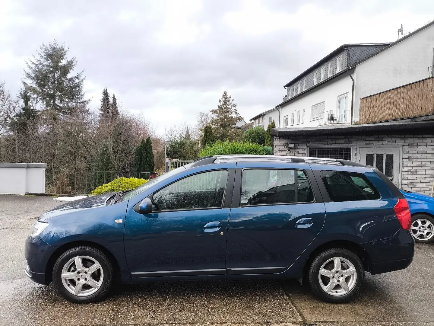 Dacia Logan MCV II Kombi Behindertengerecht*Automatik Blau - 2