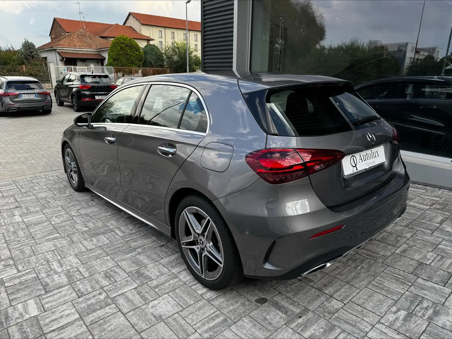 Mercedes-Benz A 180 AMG Line Advanced Plus auto Gris - 2