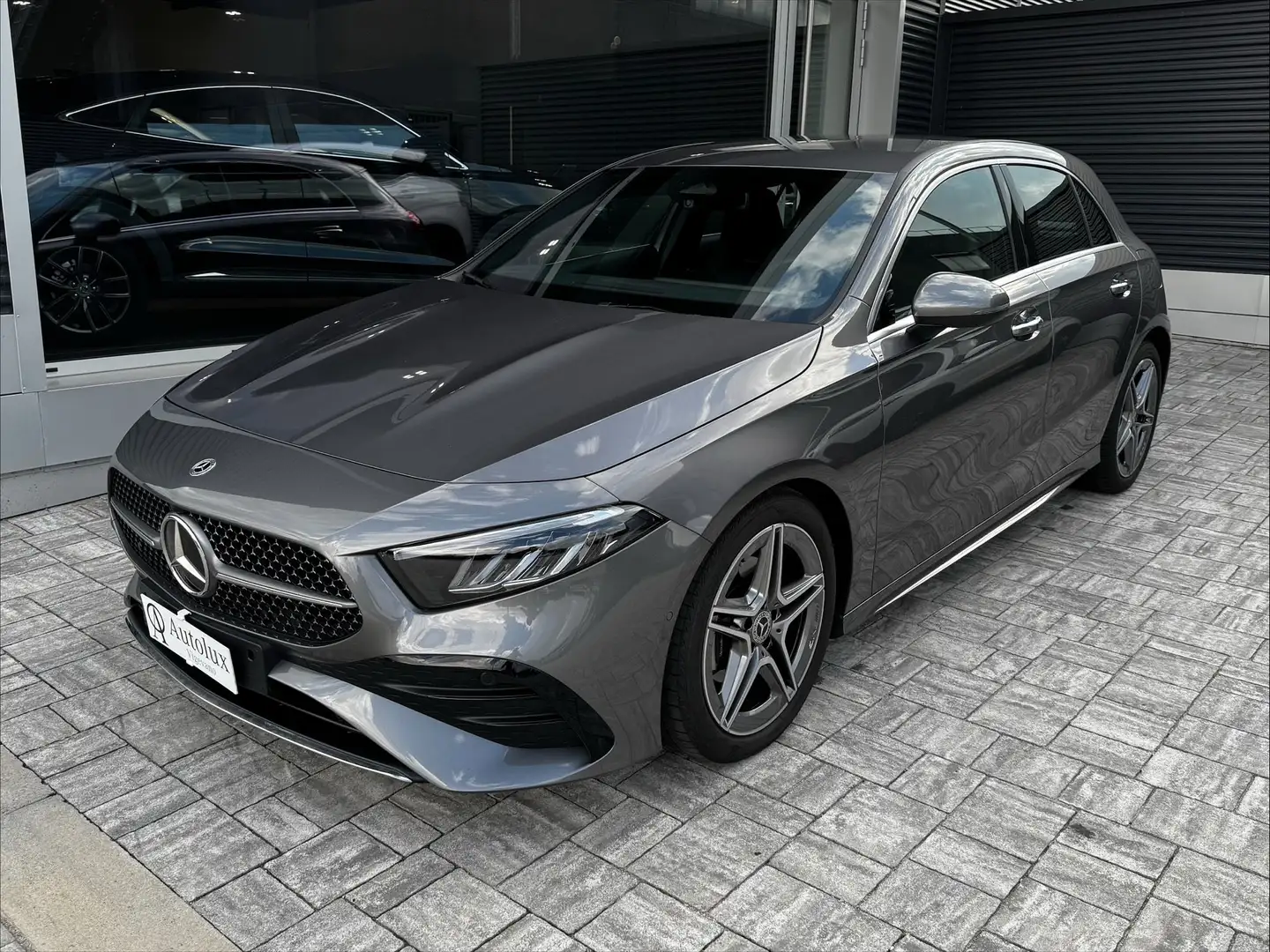 Mercedes-Benz A 180 AMG Line Advanced Plus auto Gris - 1