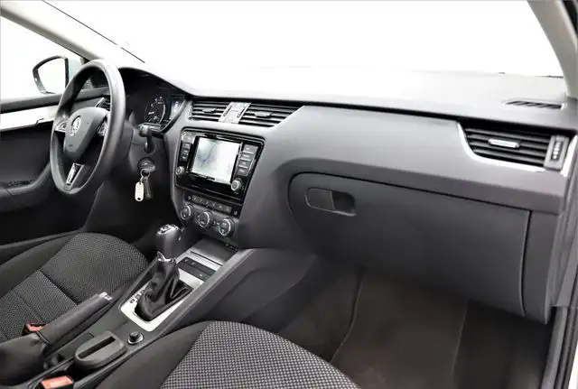 Skoda Octavia view 13