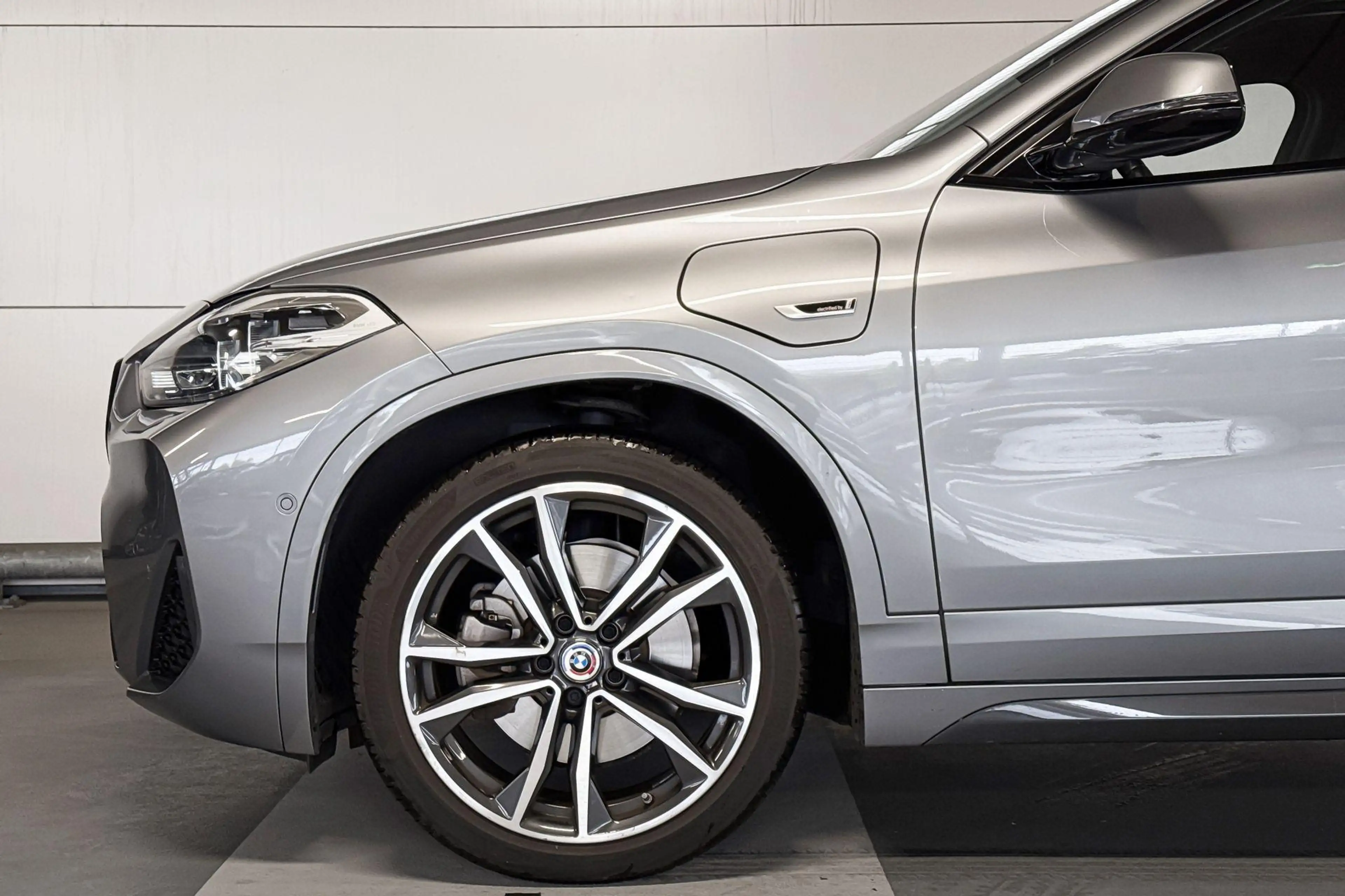 BMW X2 xDrive25e High Executive M-Sport — photo 4
