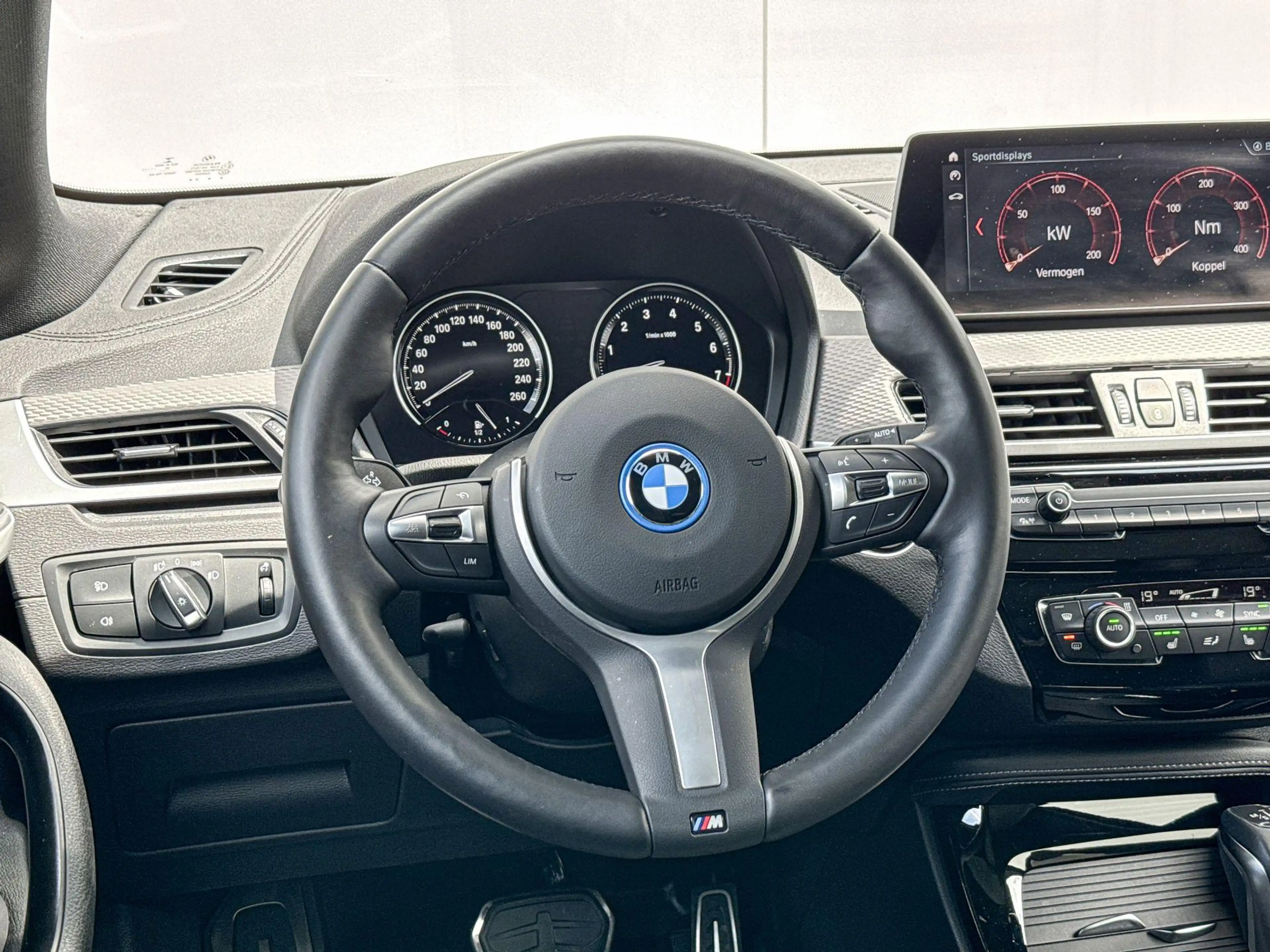 BMW X2 xDrive25e High Executive M-Sport — photo 12