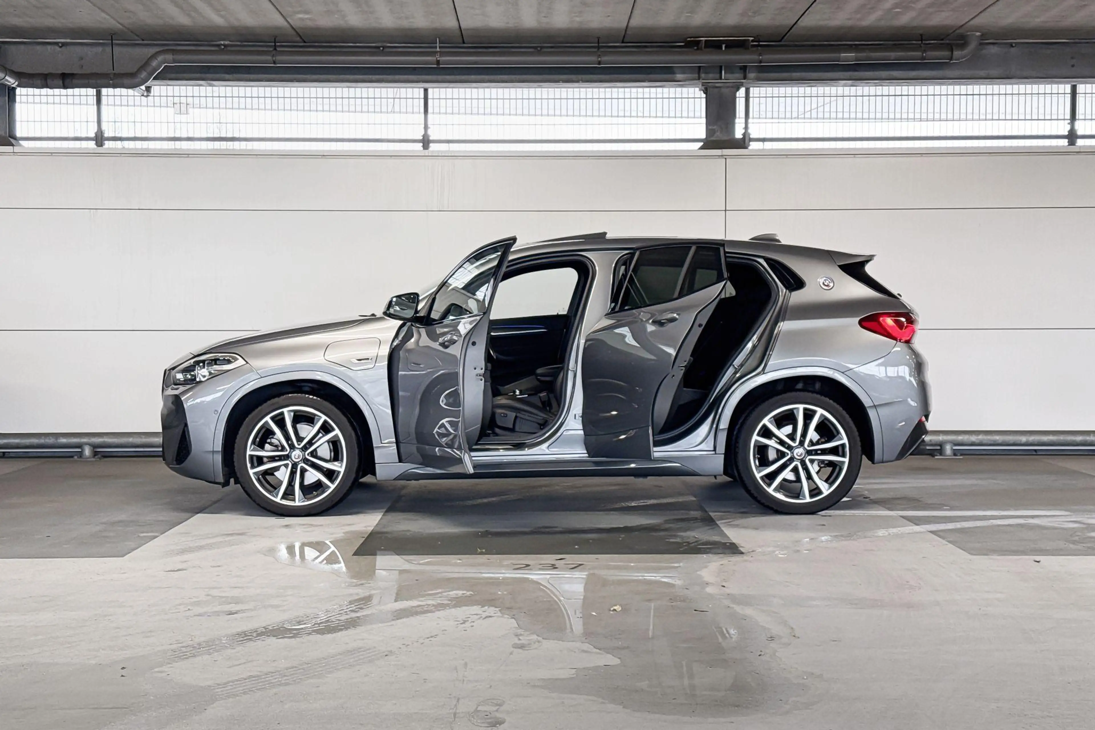 BMW X2 xDrive25e High Executive M-Sport — photo 3