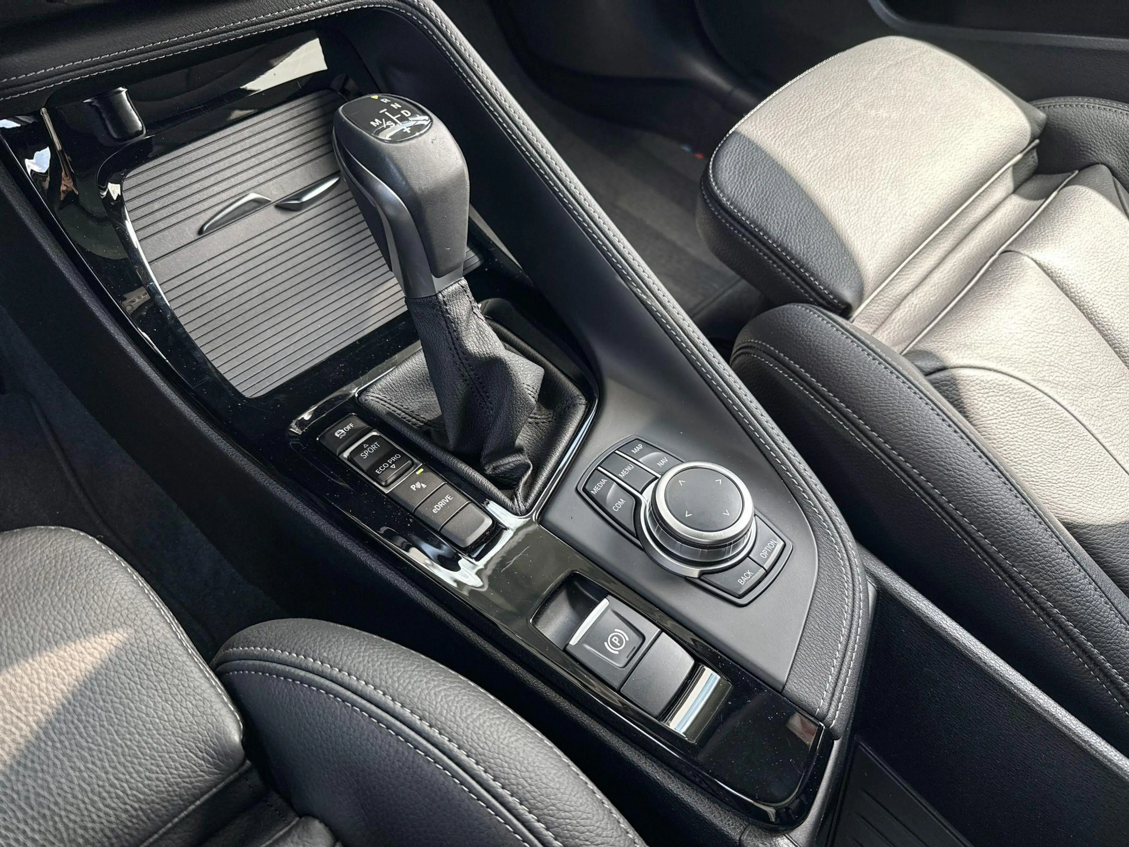 BMW X2 xDrive25e High Executive M-Sport — photo 16