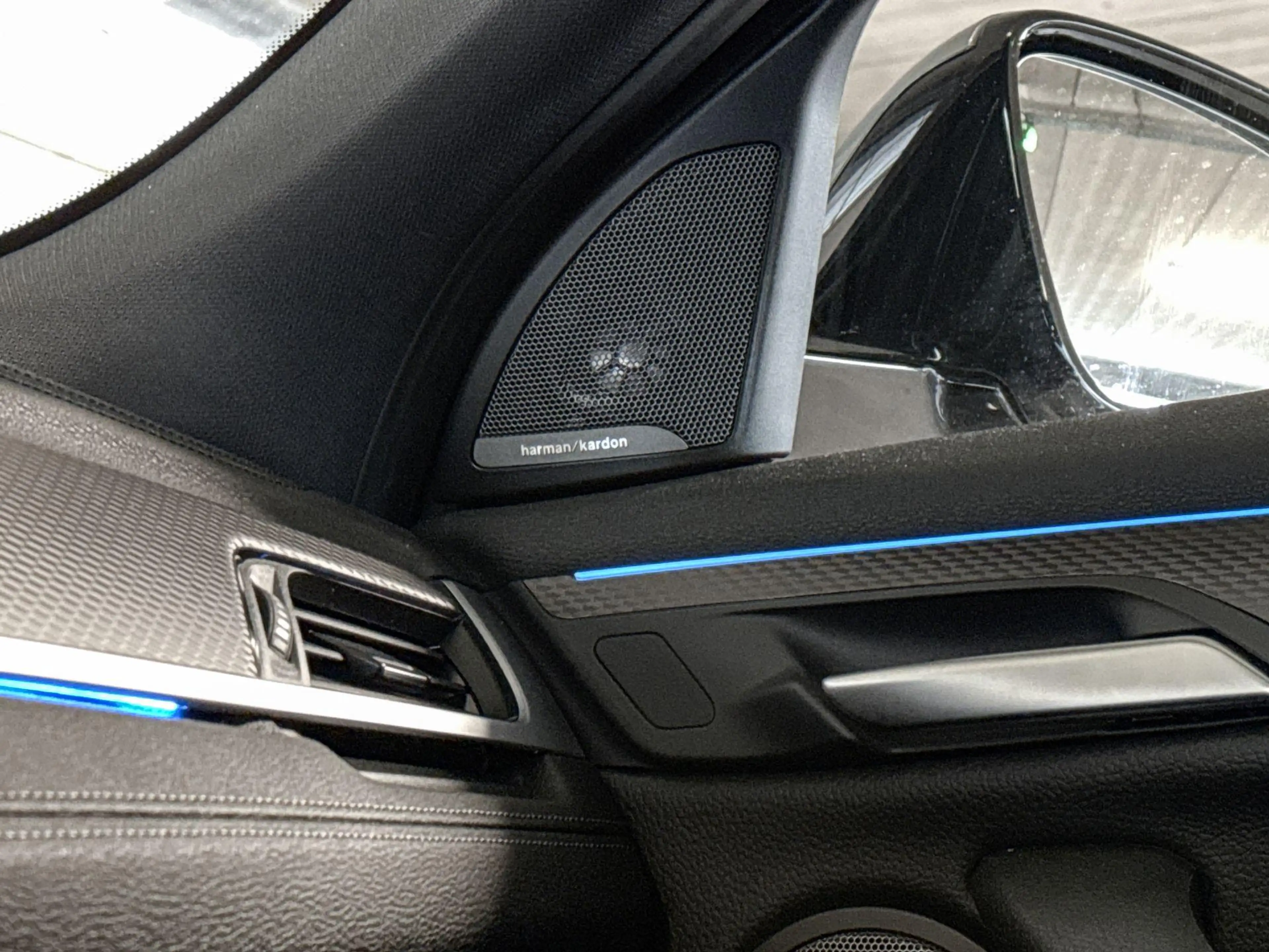 BMW X2 xDrive25e High Executive M-Sport — photo 17